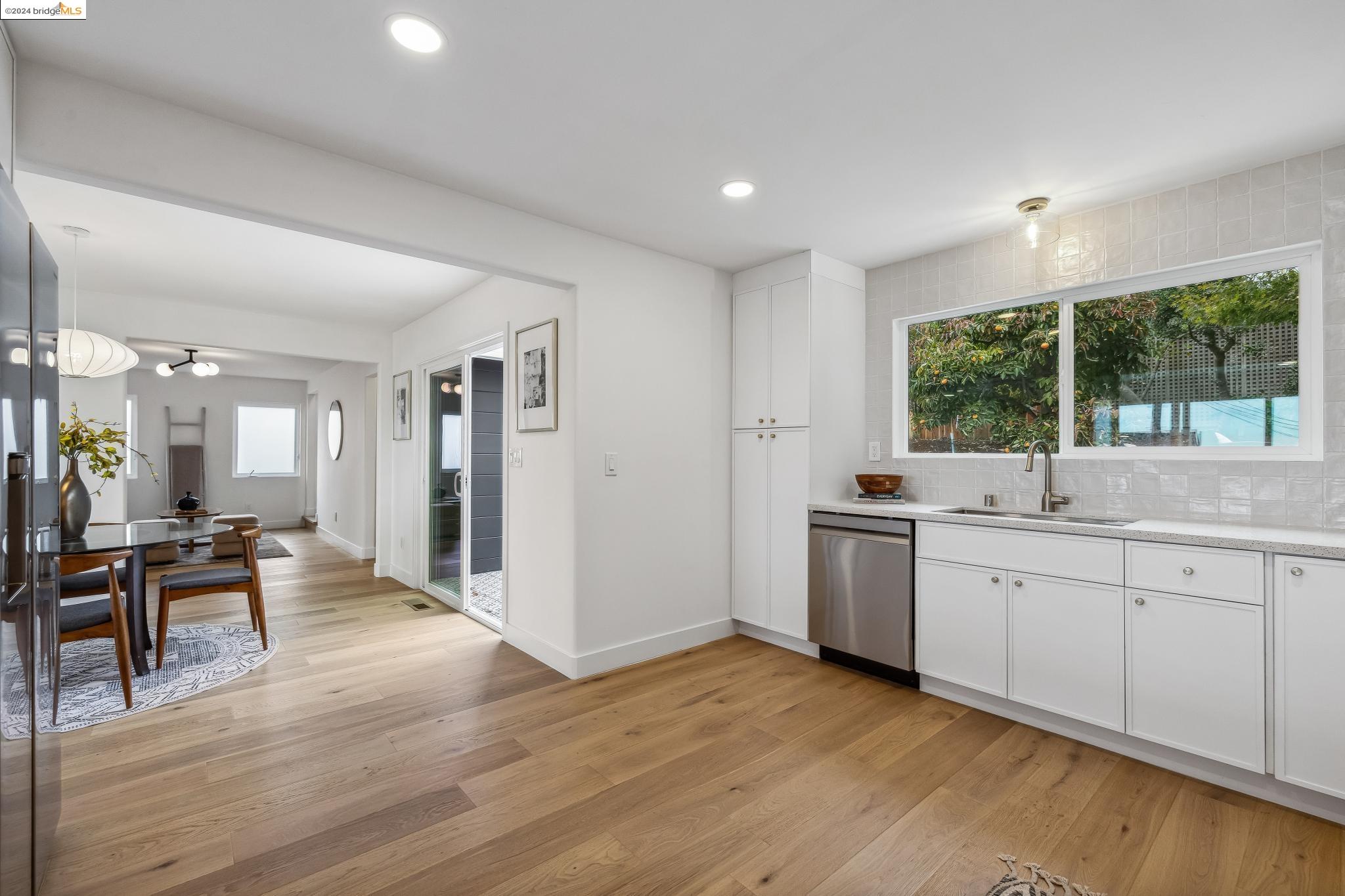 21 Highland Blvd