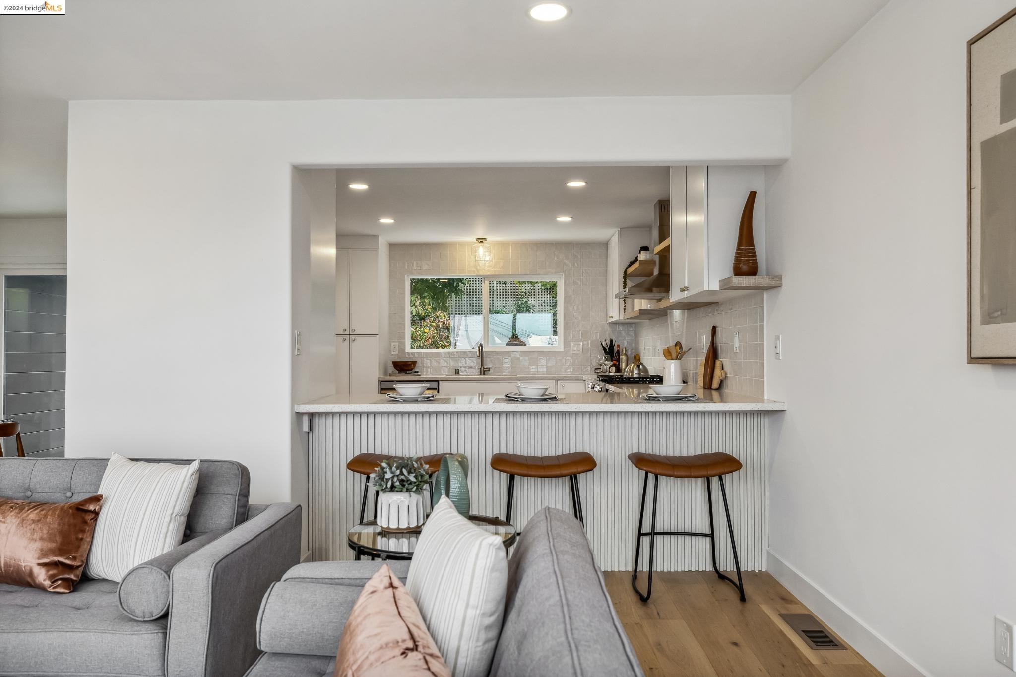21 Highland Blvd