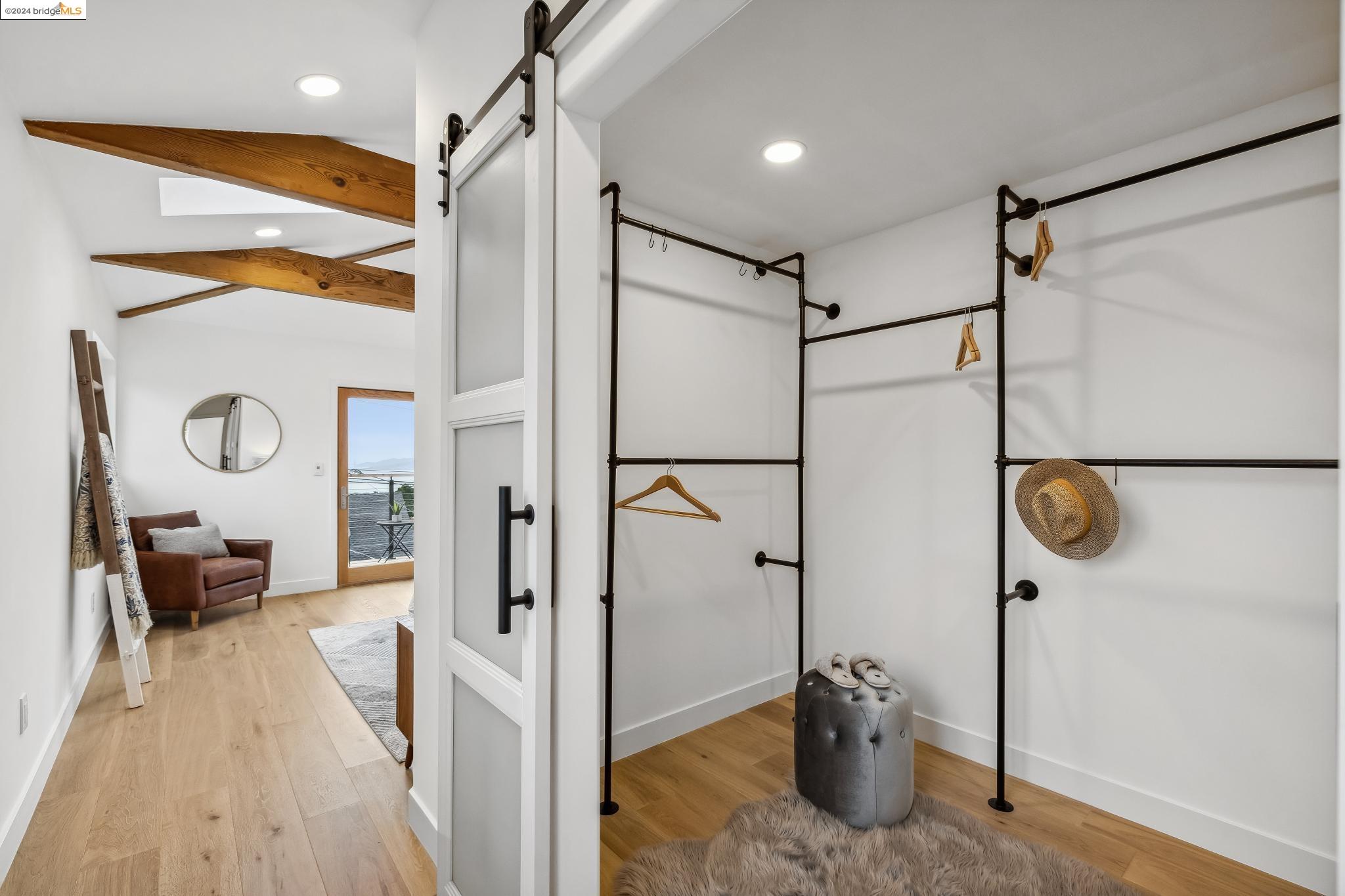 21 Highland Blvd