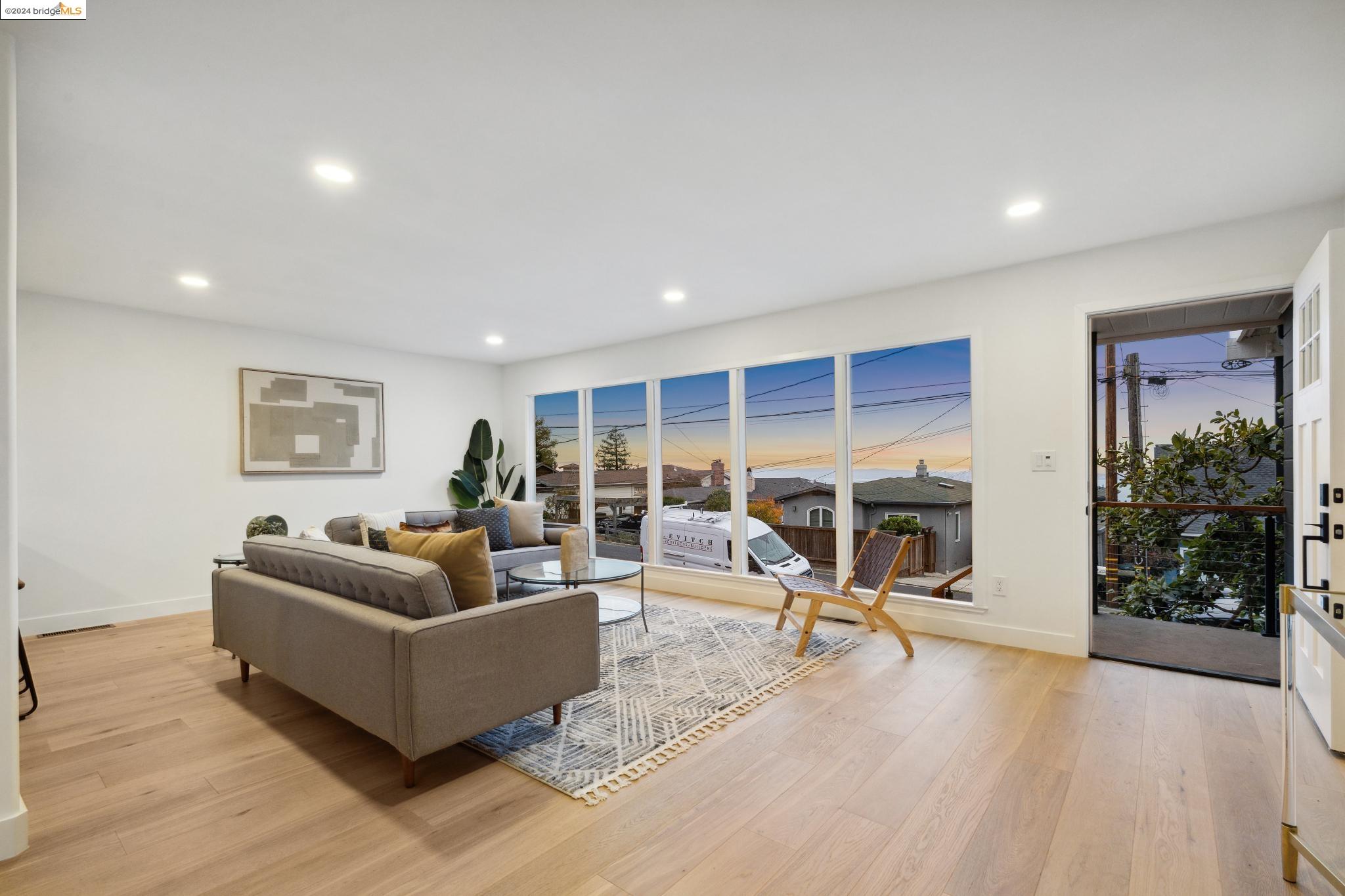 21 Highland Blvd