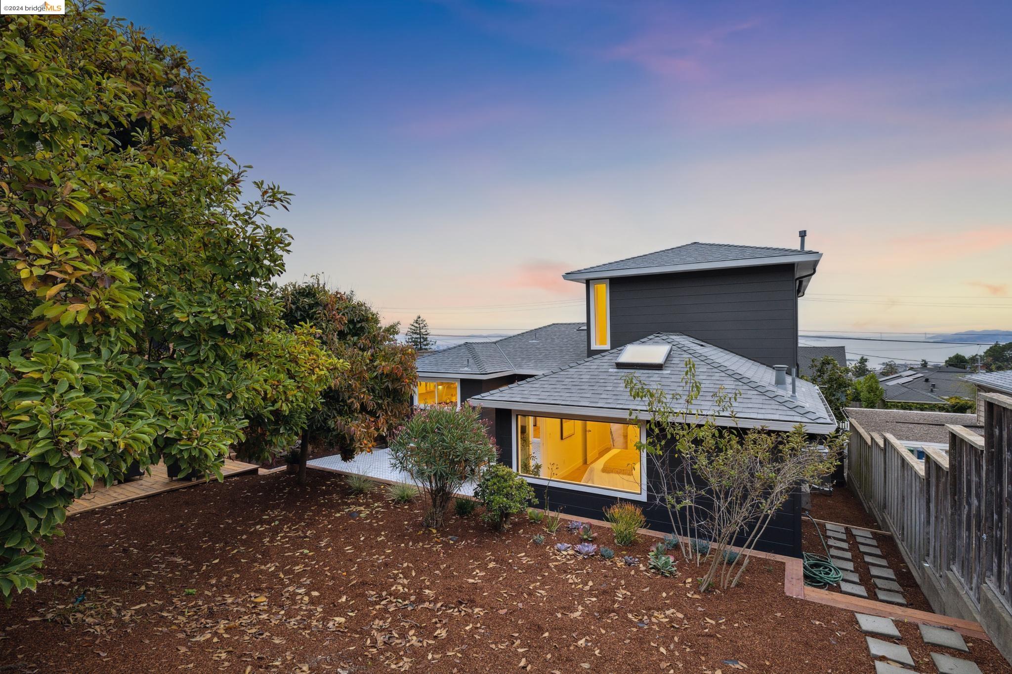 21 Highland Blvd