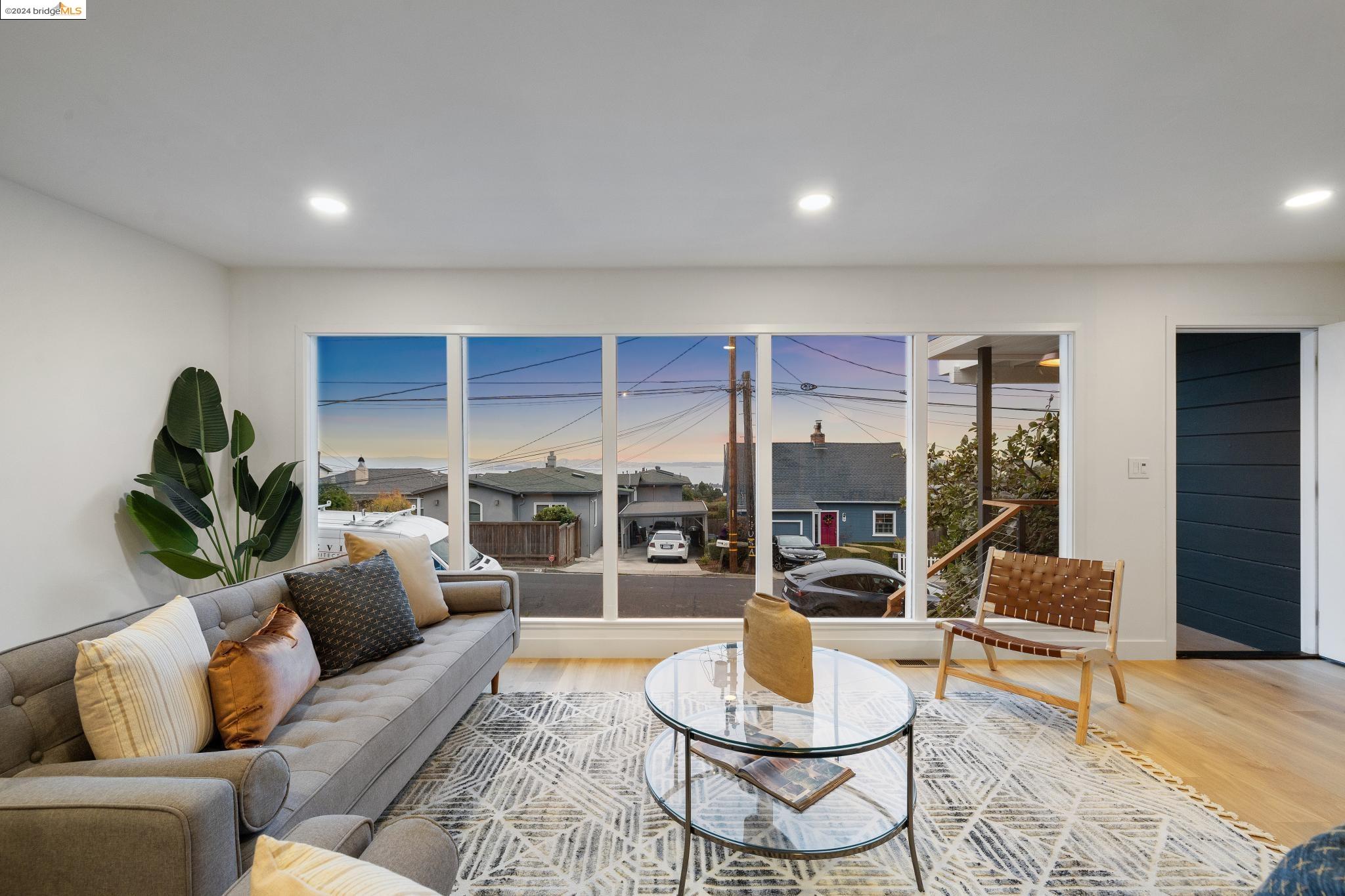 21 Highland Blvd