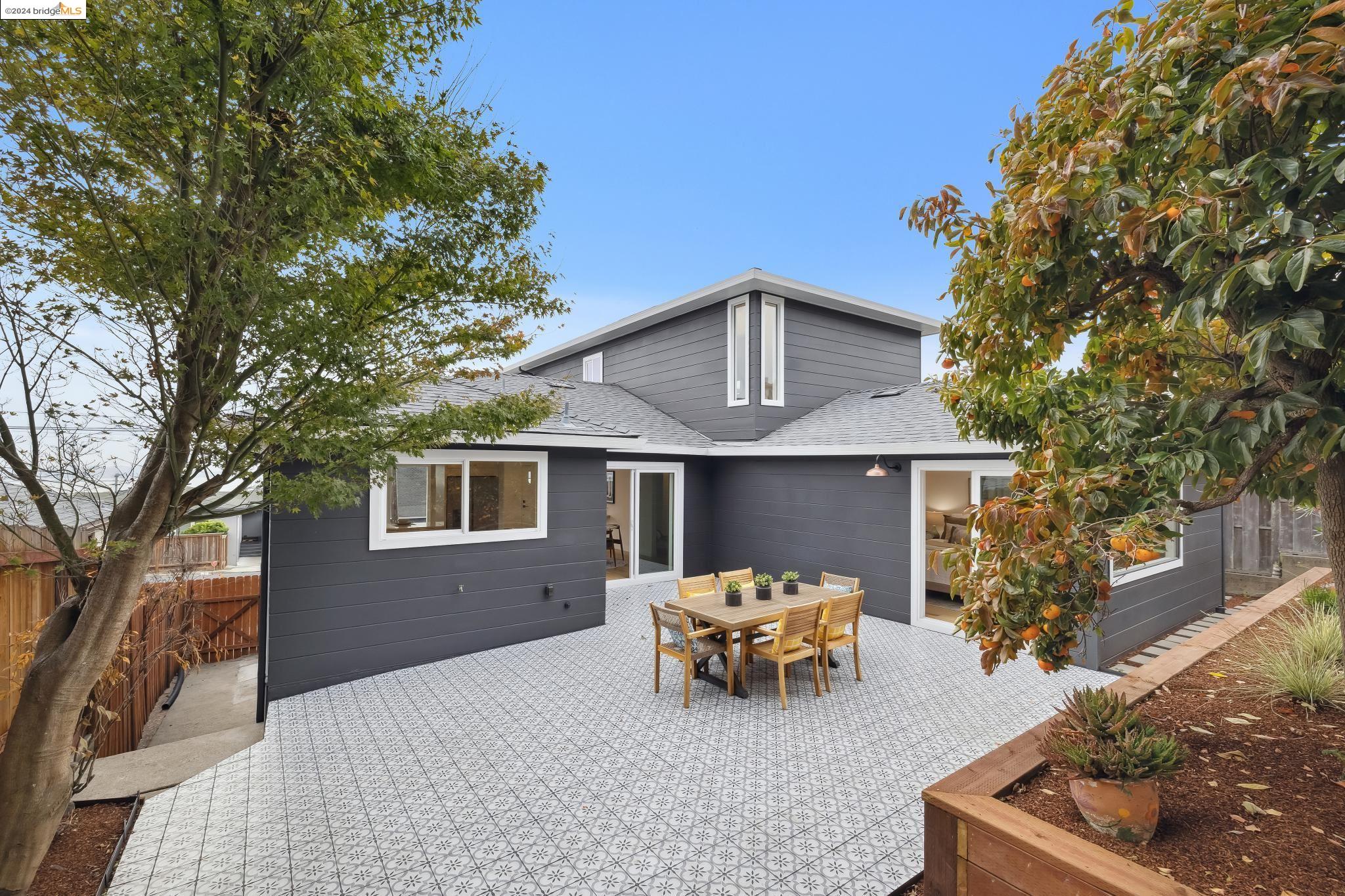 21 Highland Blvd
