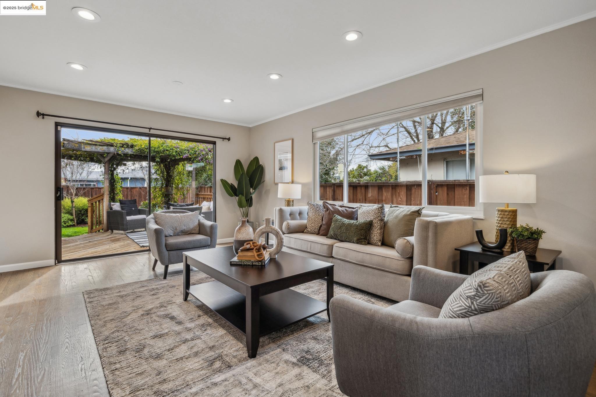 3863 Pestana Way