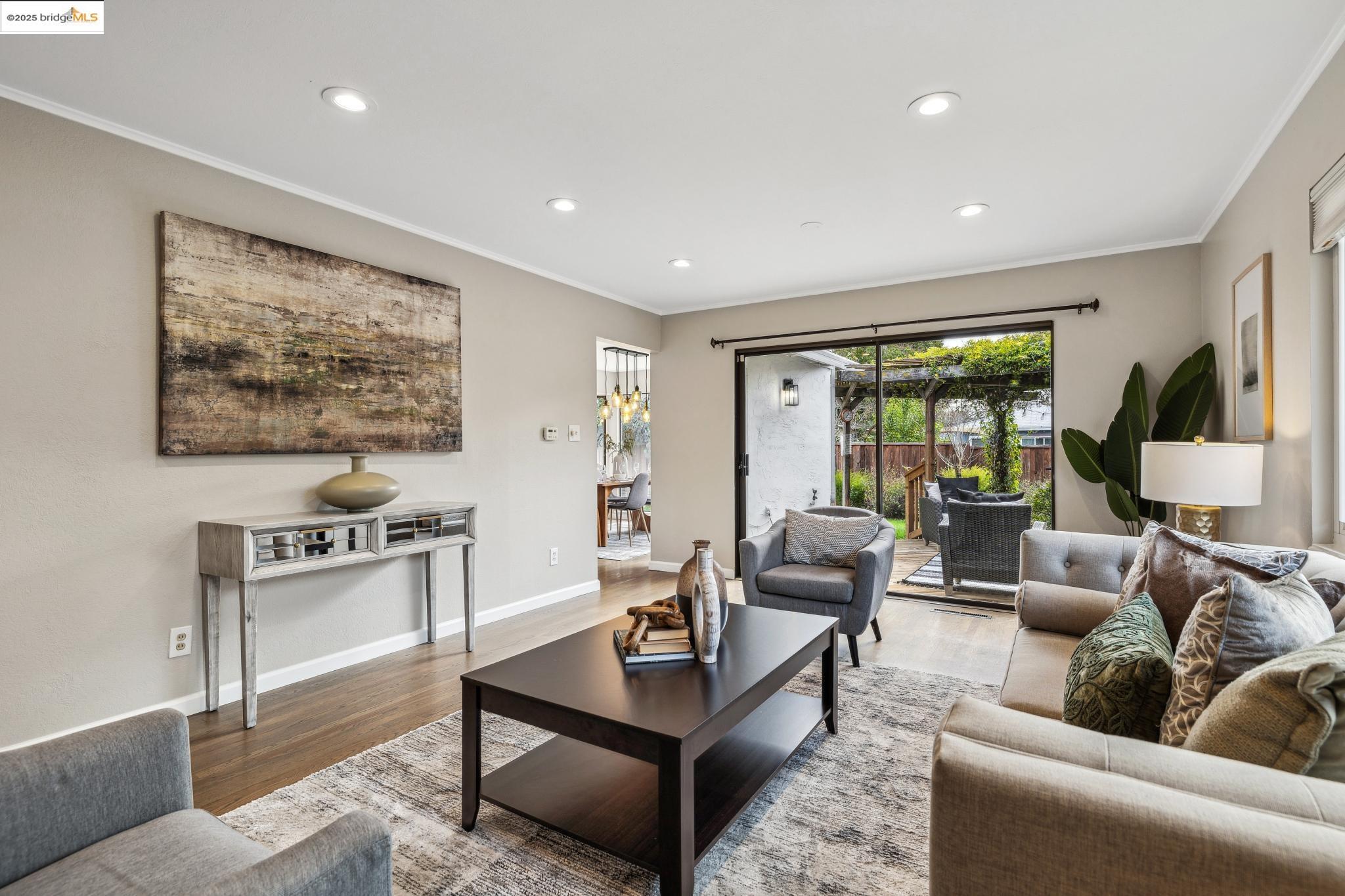 3863 Pestana Way