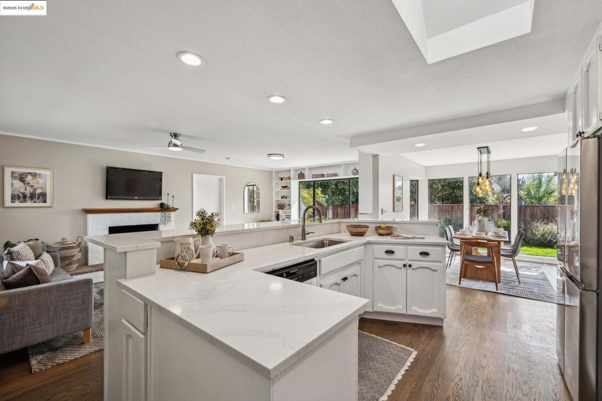 3863 Pestana Way