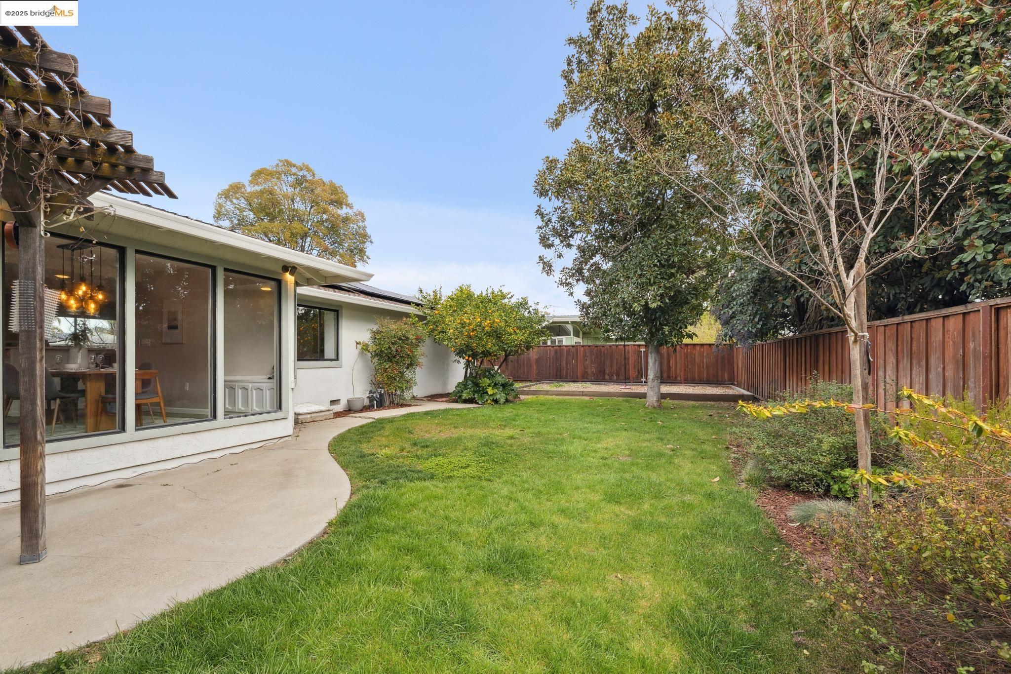 3863 Pestana Way