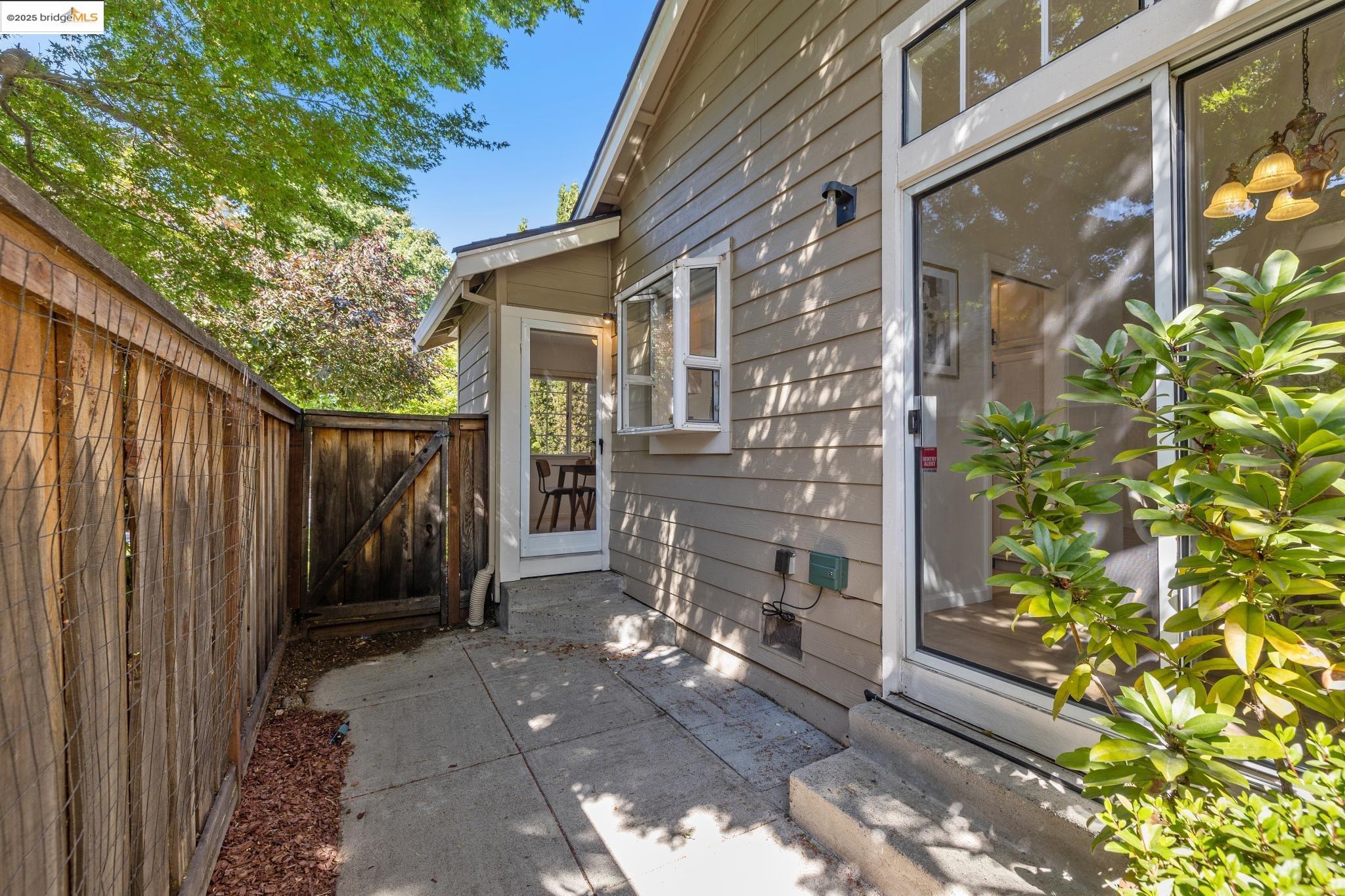 313 Meghan Ln
