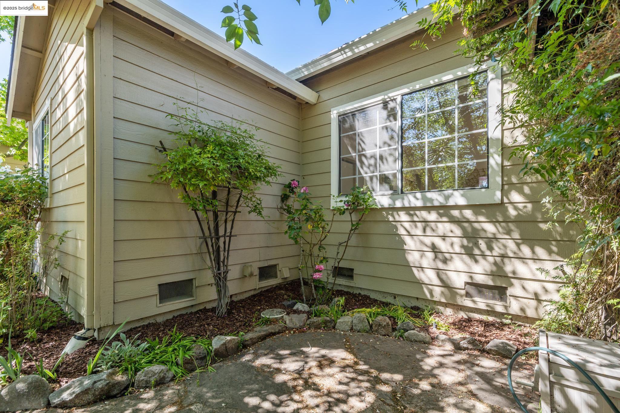 313 Meghan Ln