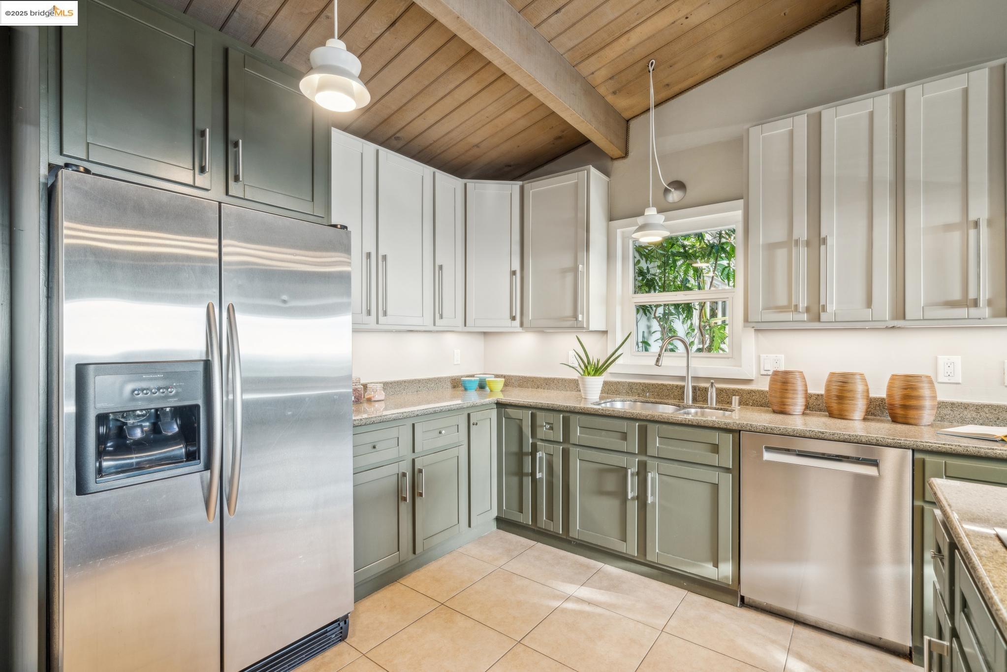 417 Seaview Dr