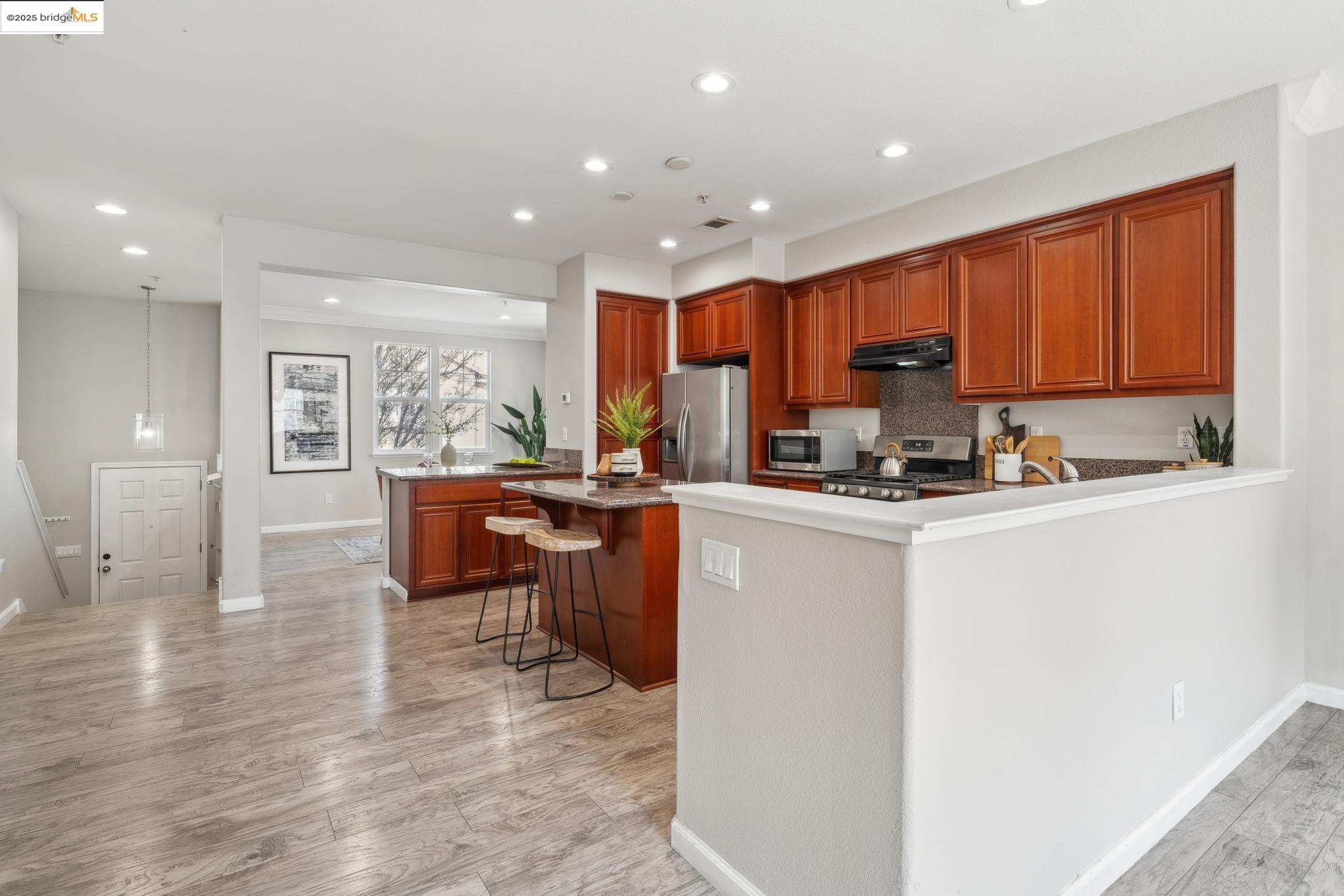 711 Summer Ln