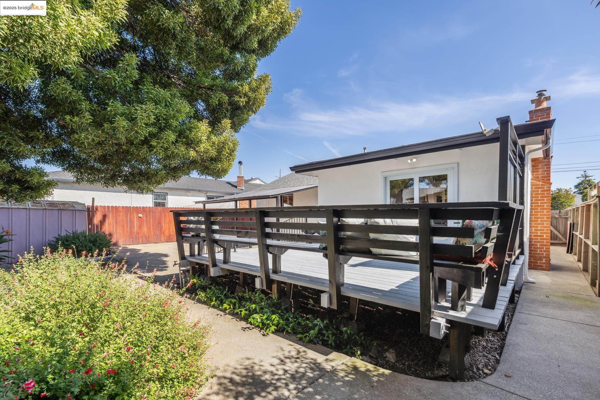 3439 Andrade Ave