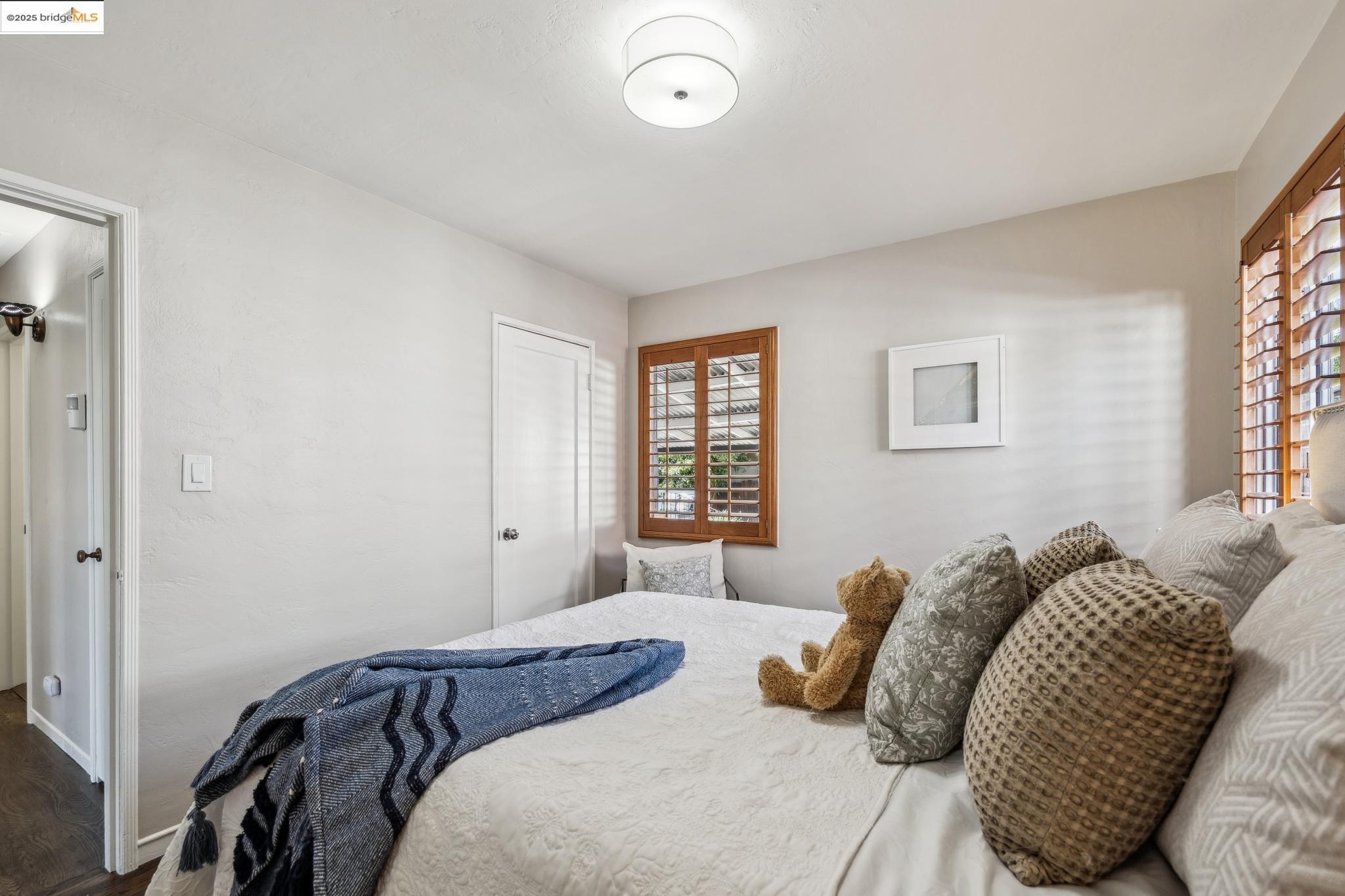 3439 Andrade Ave
