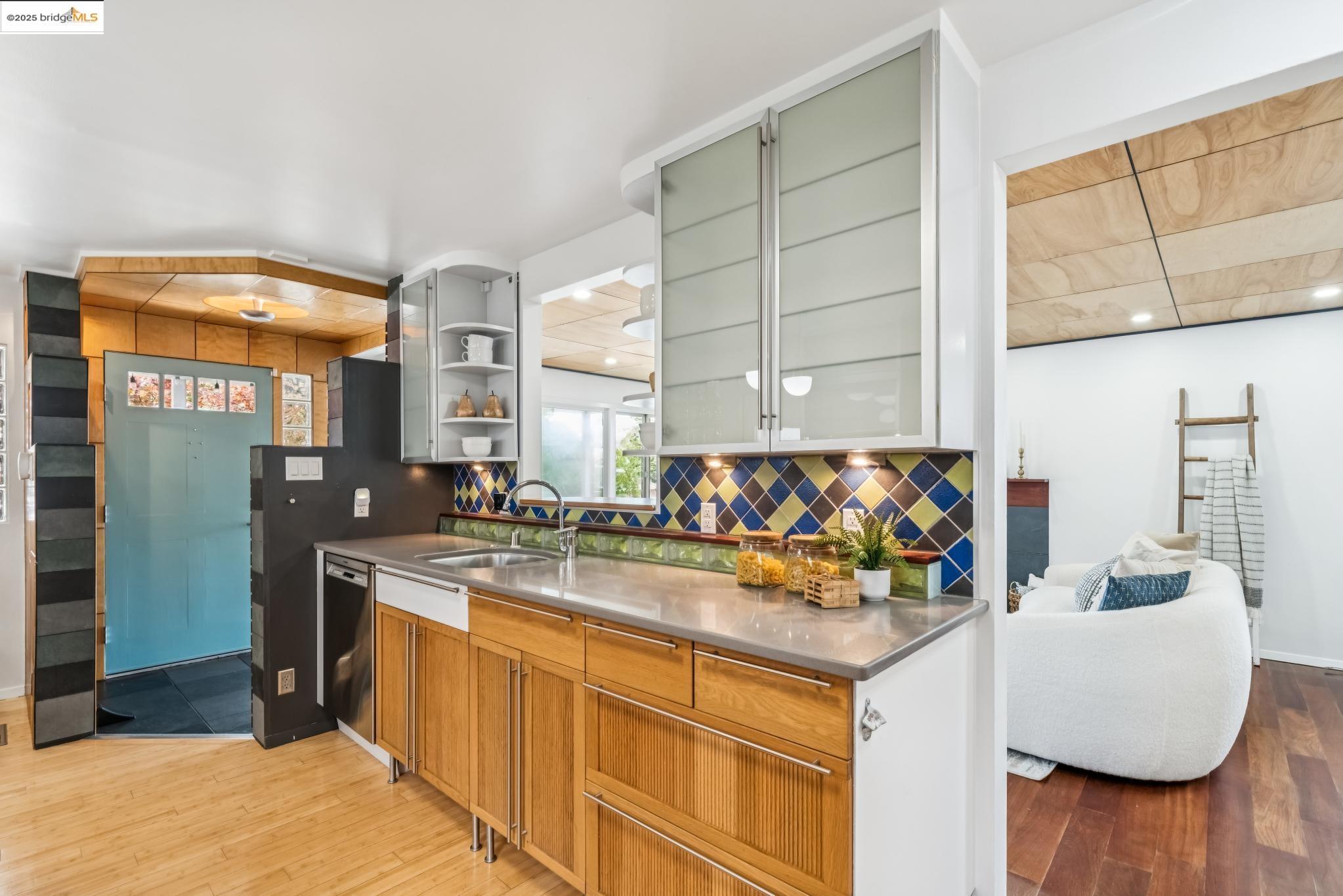 6545 Alta Vista Dr