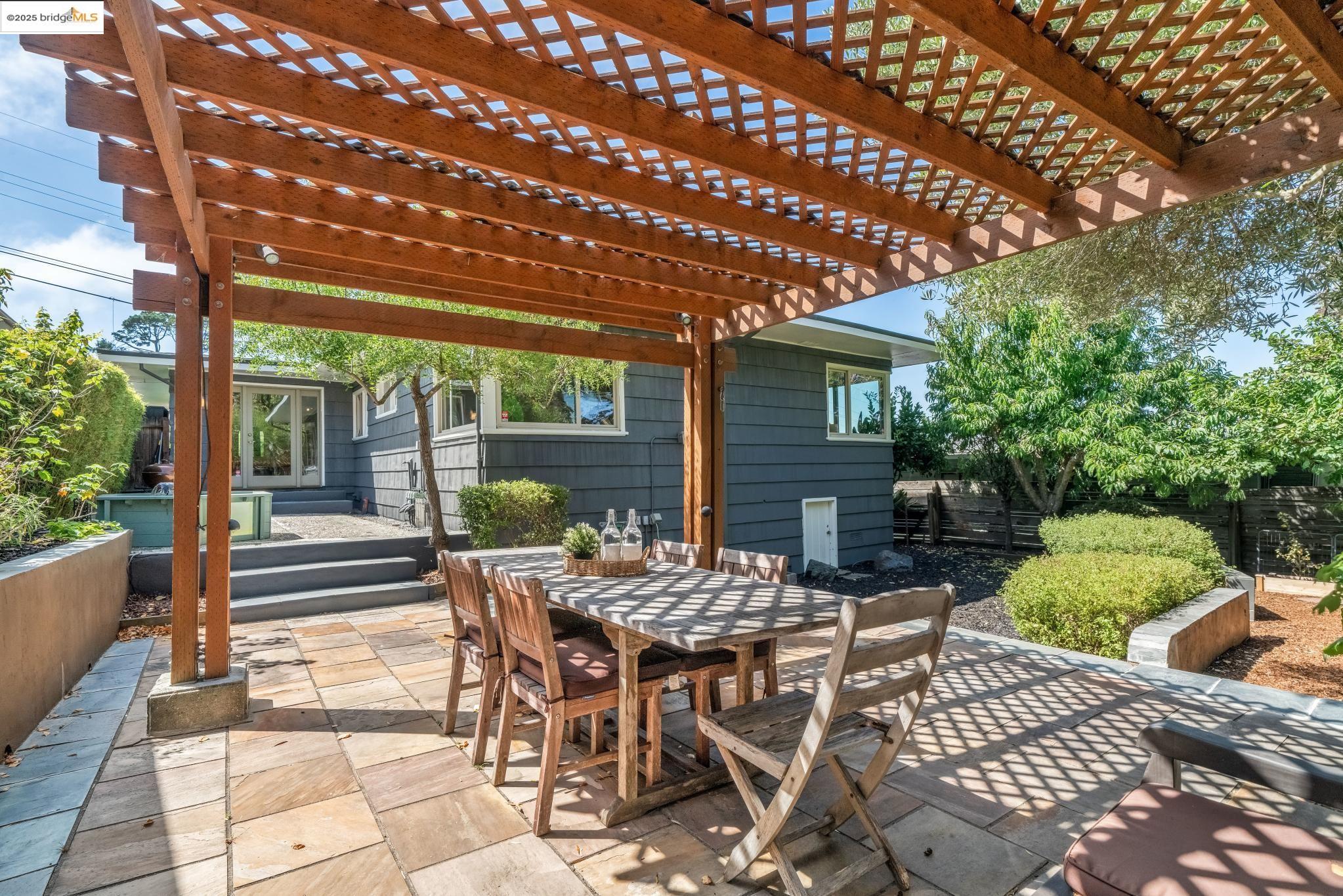 6545 Alta Vista Dr
