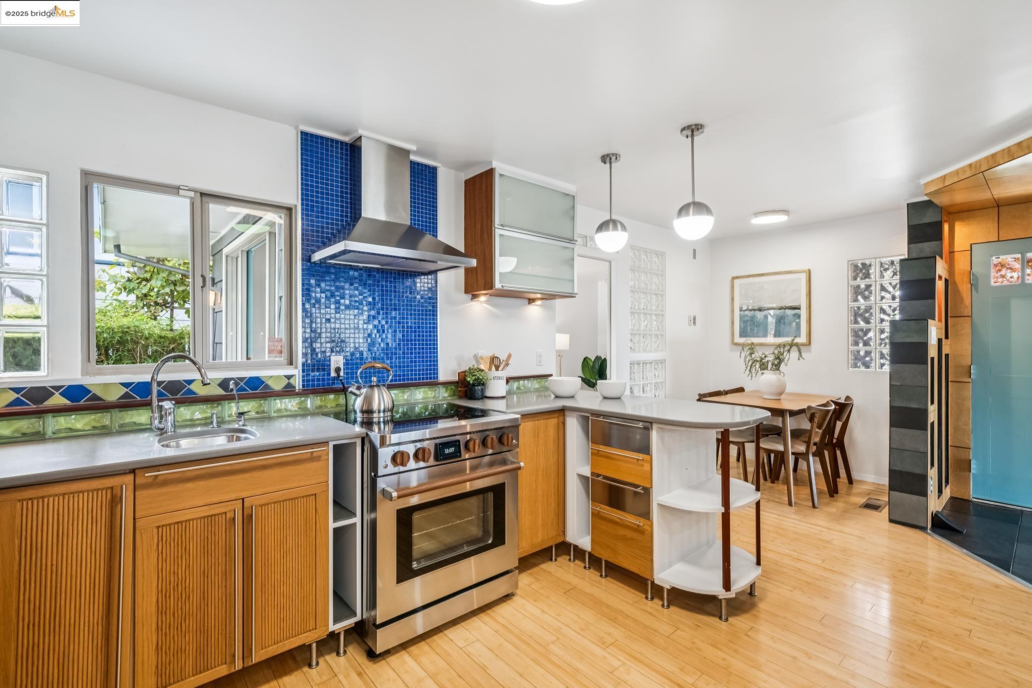 6545 Alta Vista Dr