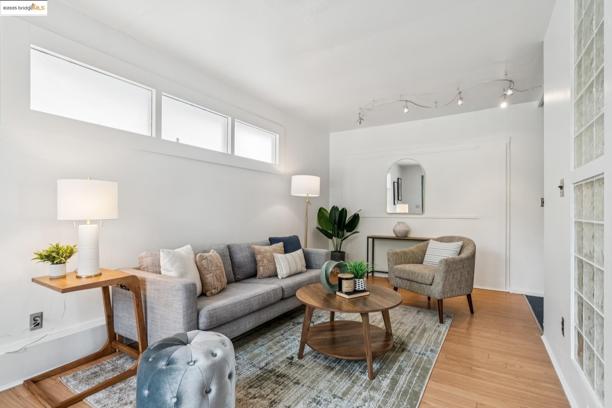 6545 Alta Vista Dr