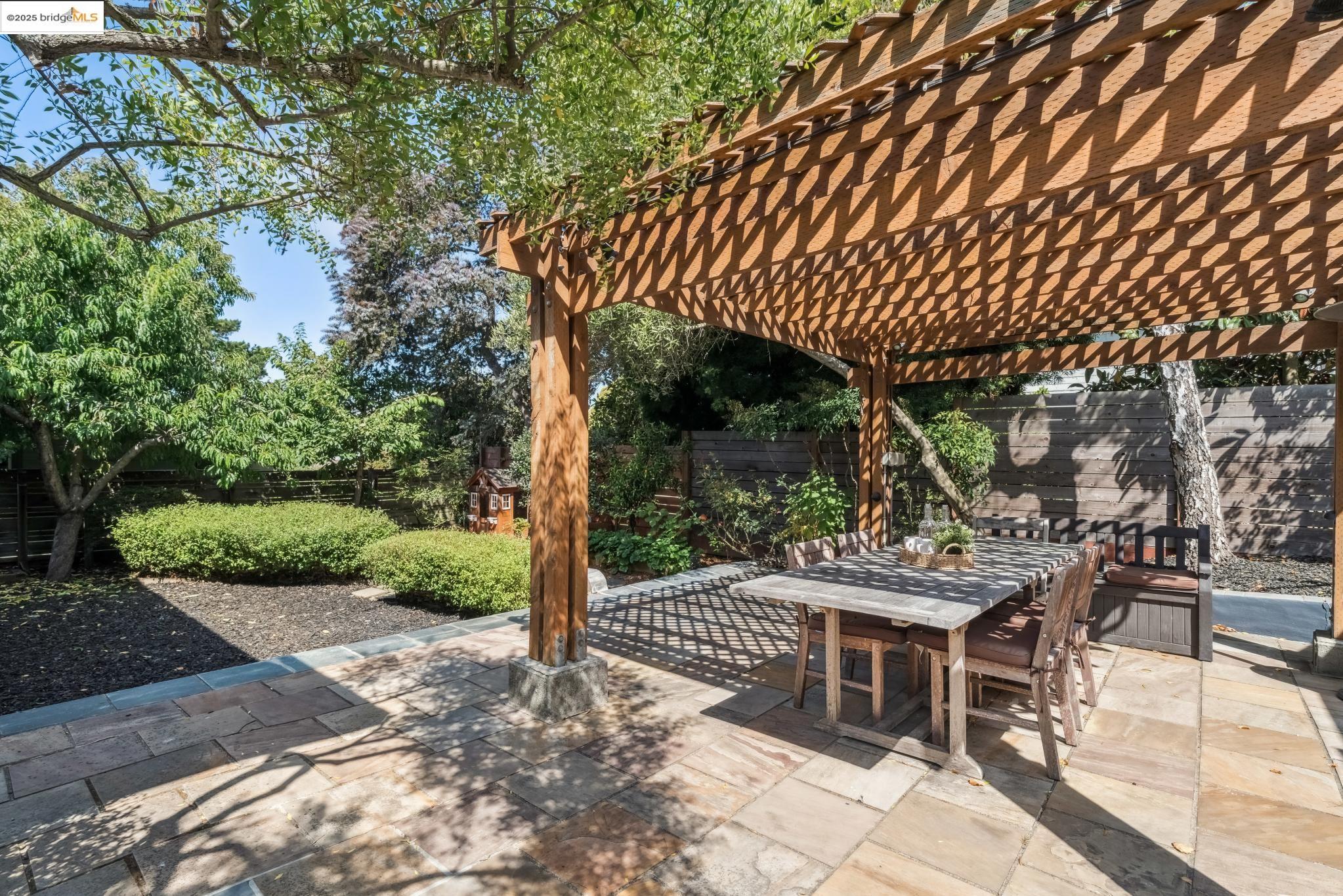 6545 Alta Vista Dr
