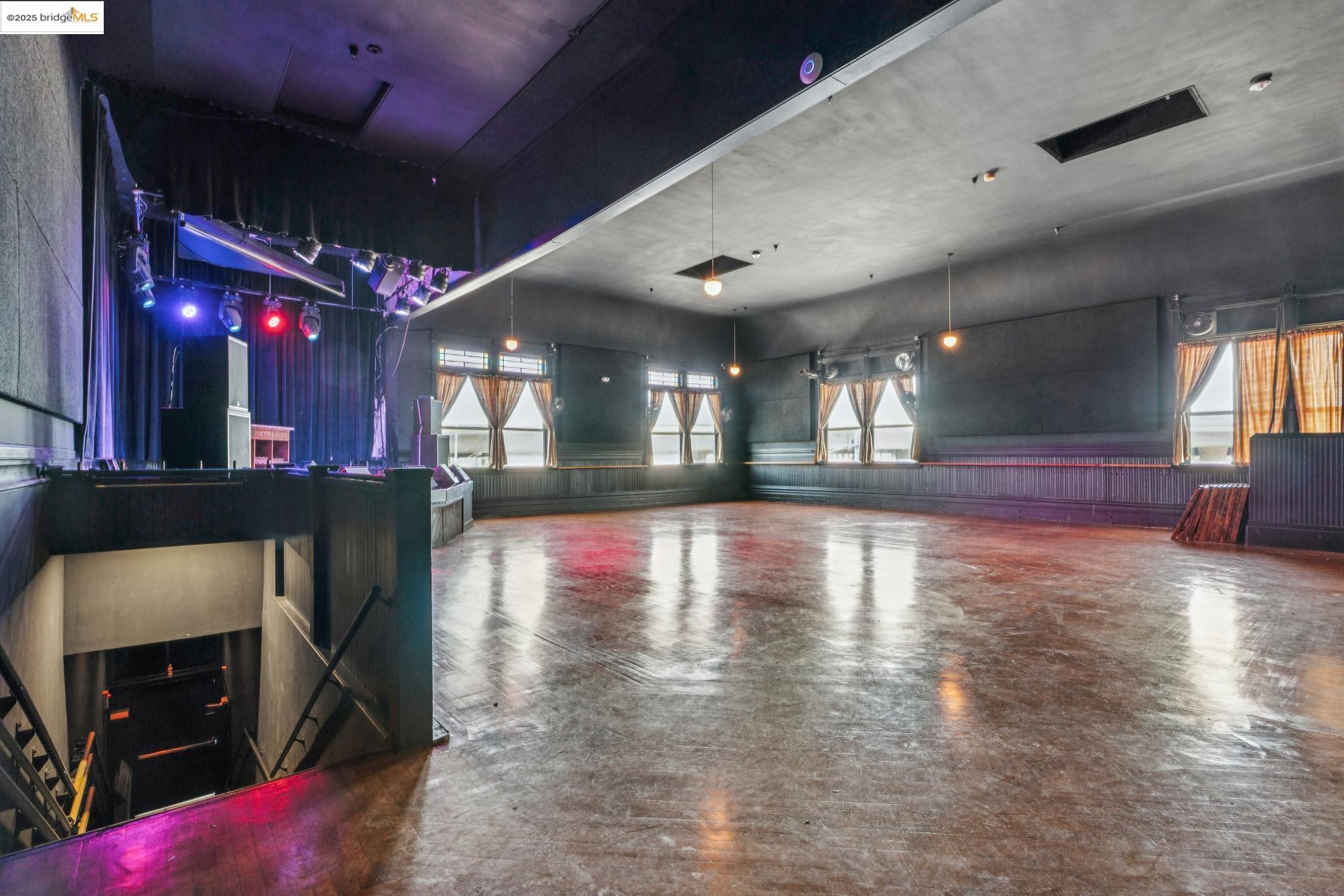 645 W Grand Ave