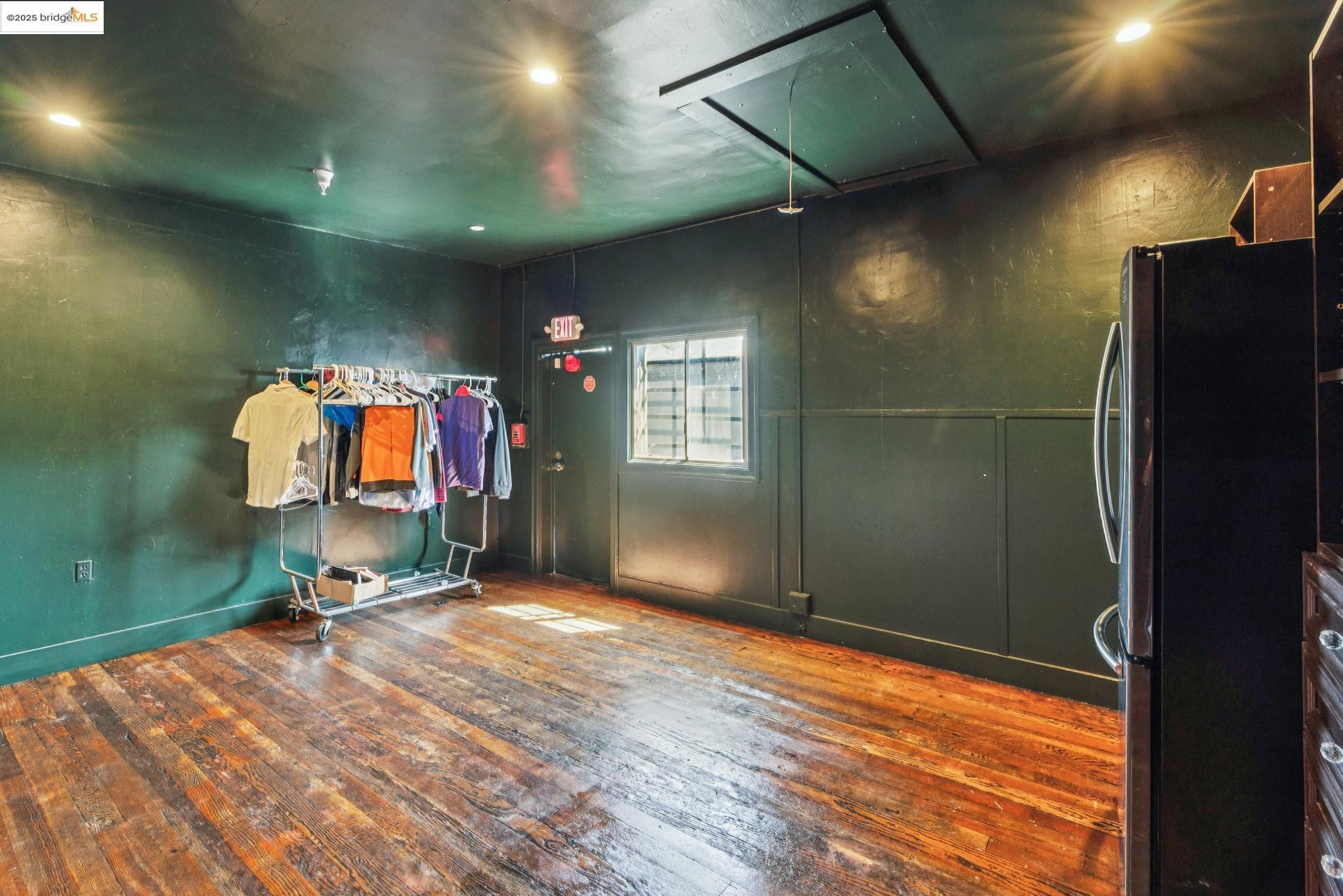 645 W Grand Ave