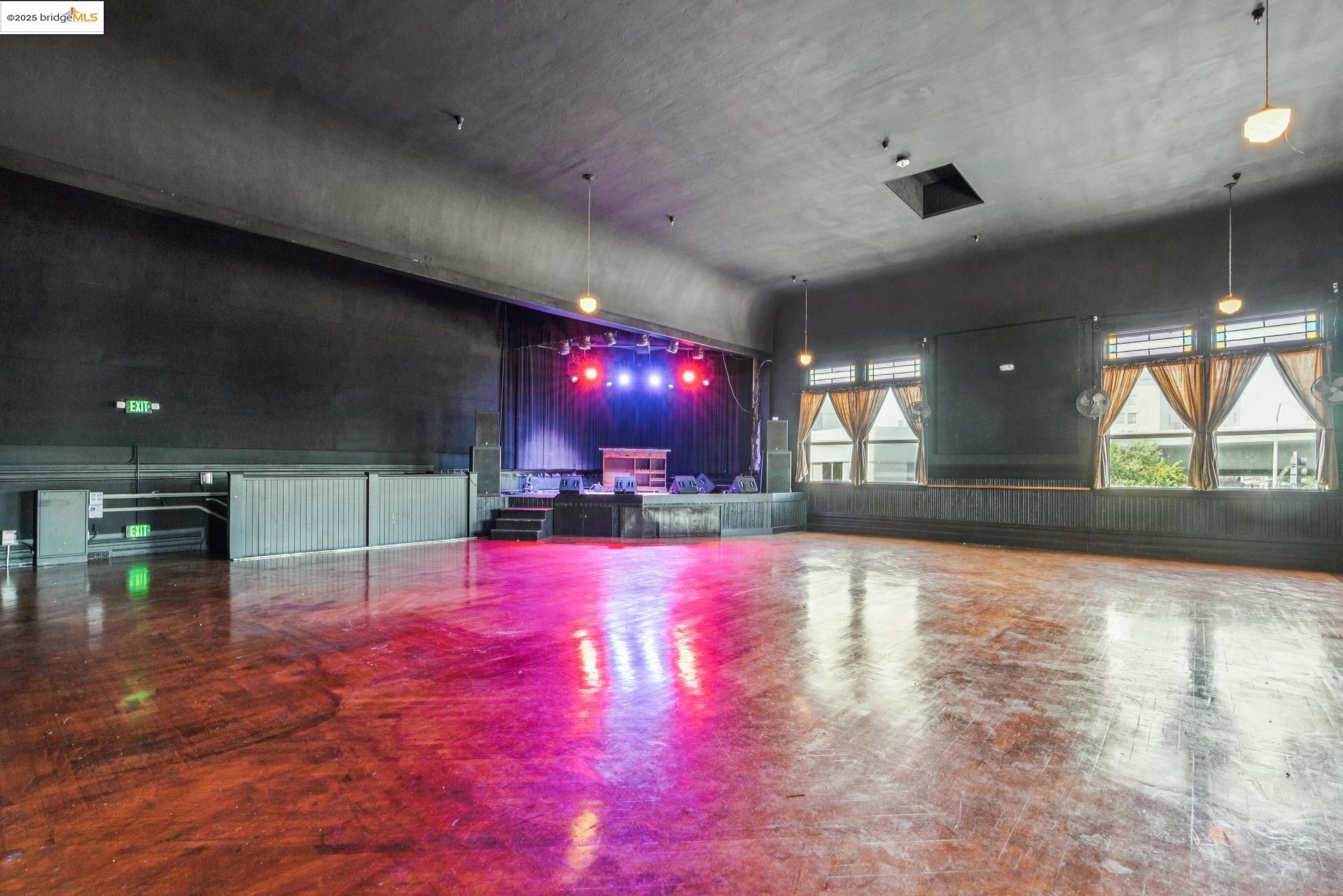 645 W Grand Ave