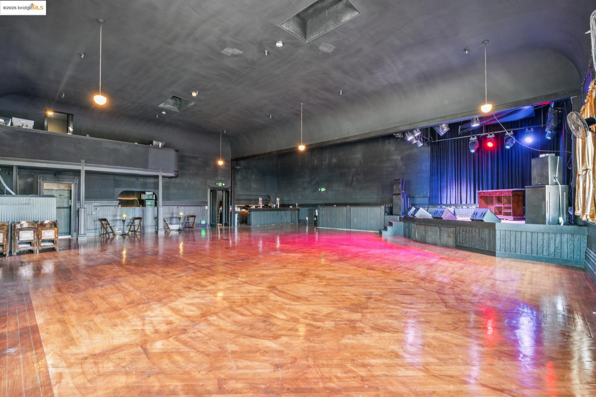 645 W Grand Ave