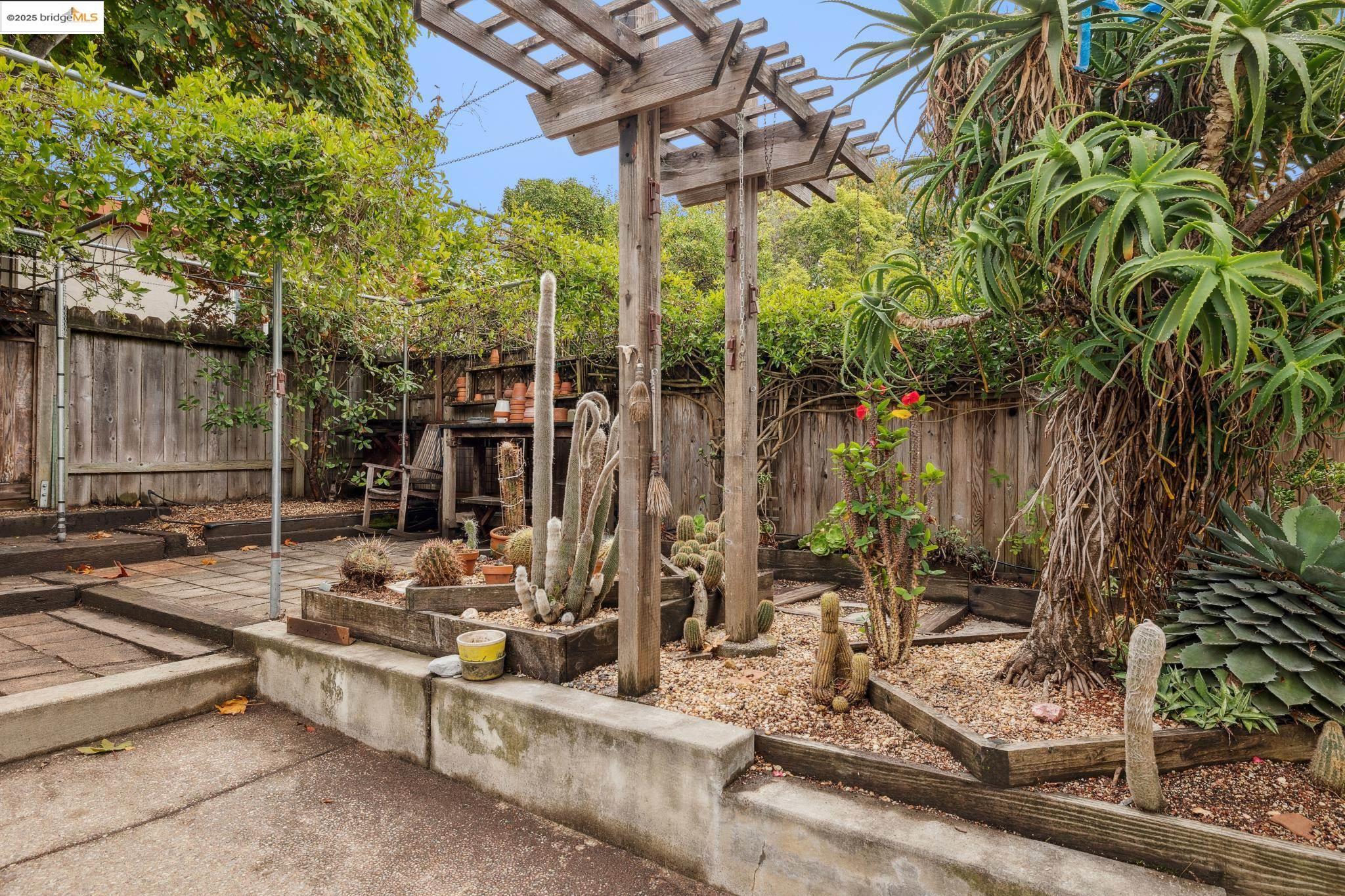 609 San Carlos Ave
