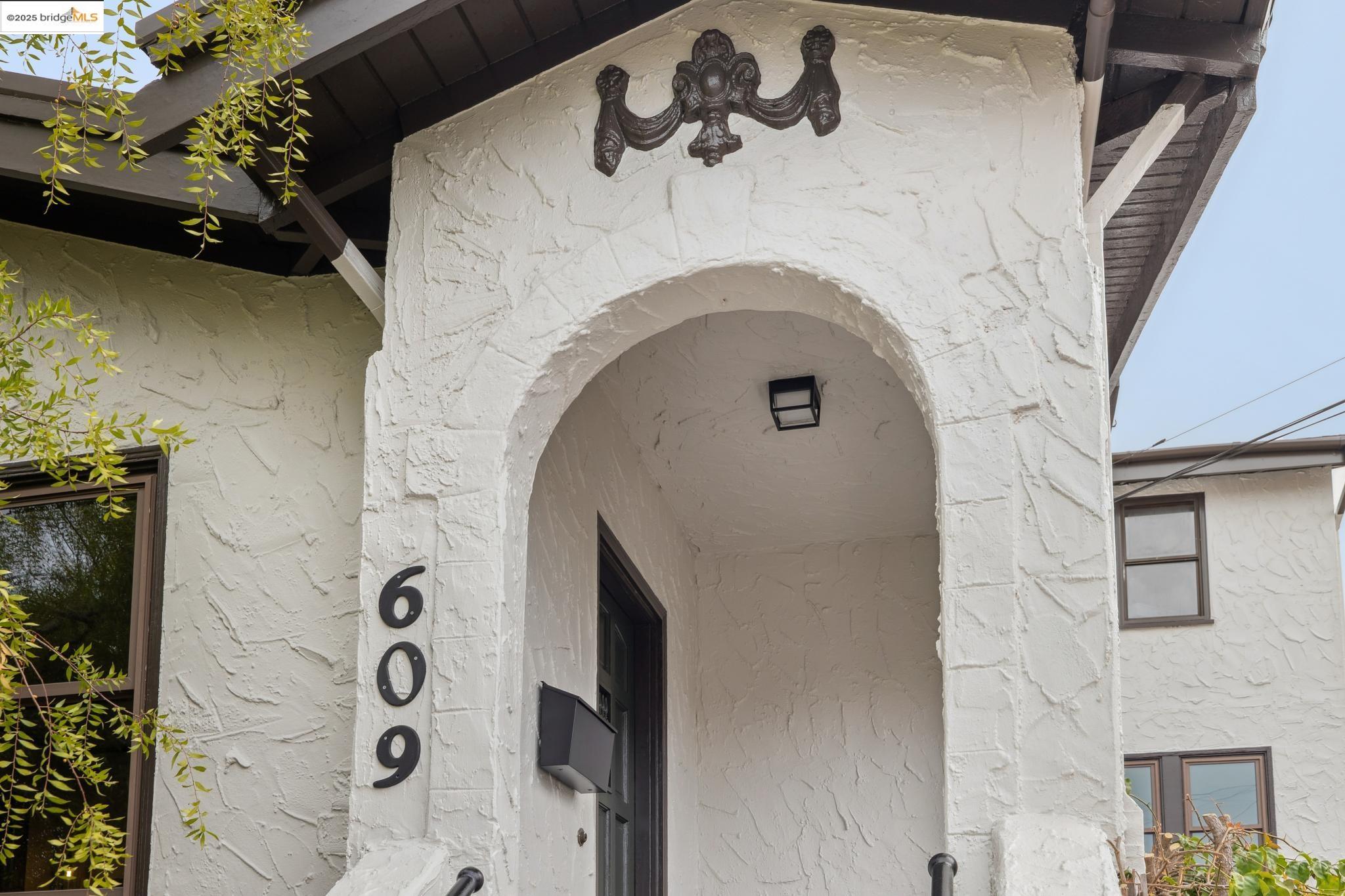 609 San Carlos Ave