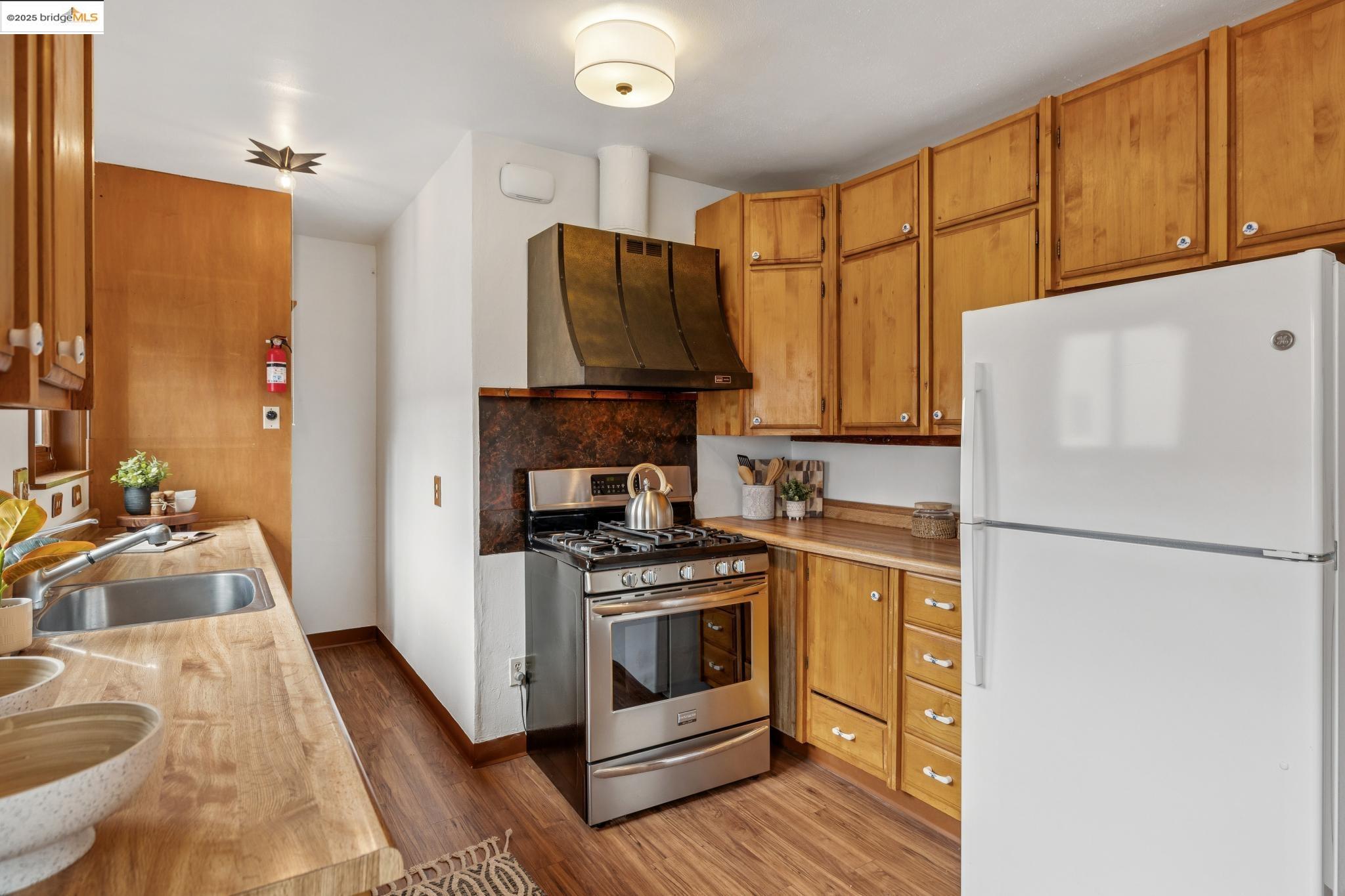 609 San Carlos Ave