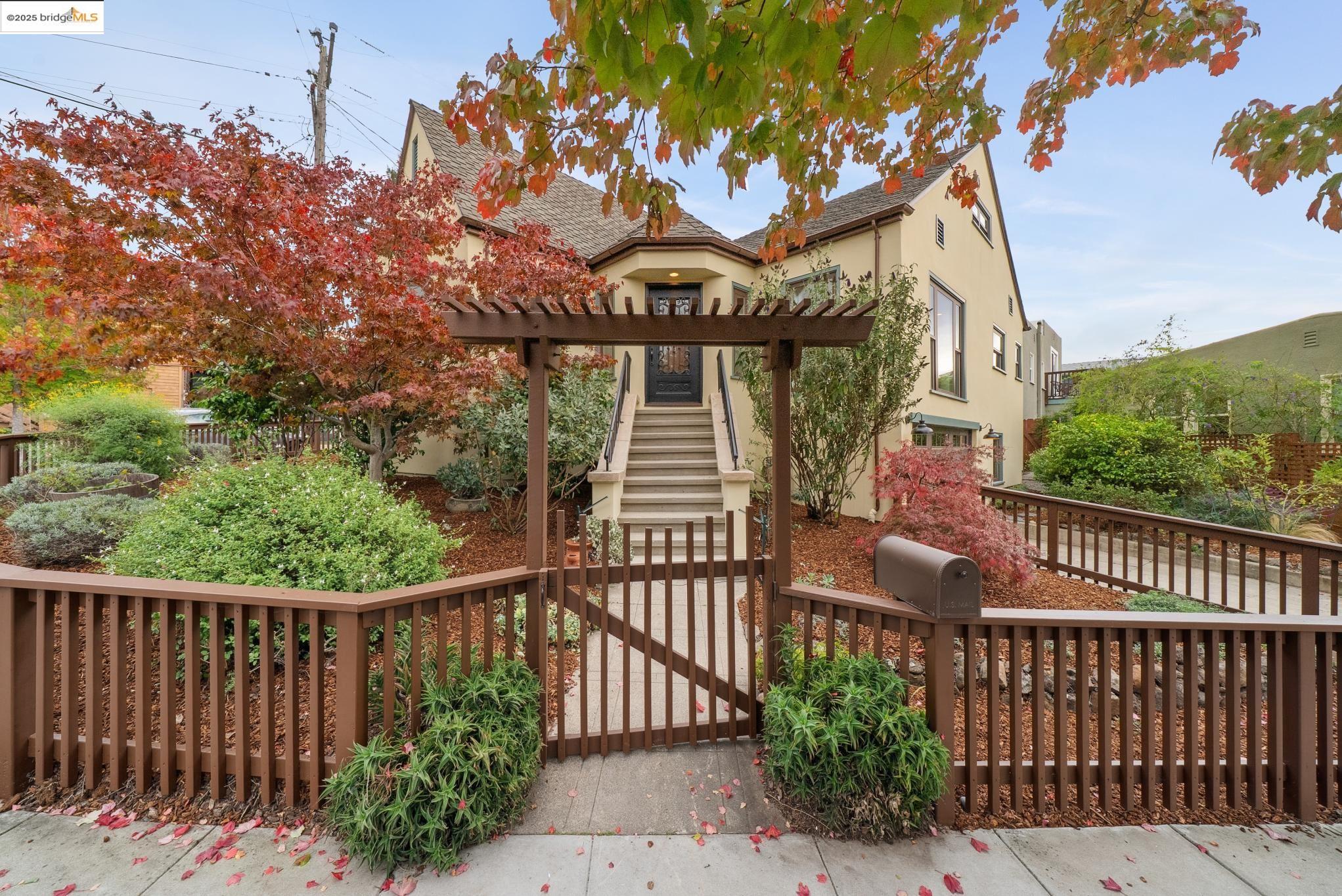 1498 Posen Ave