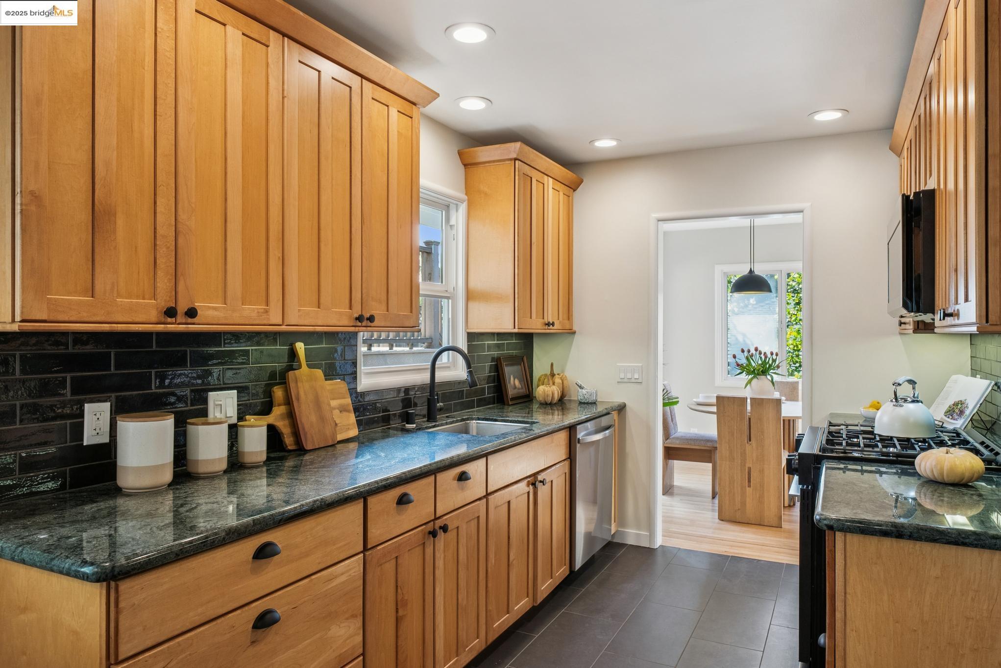 1842 Brentwood