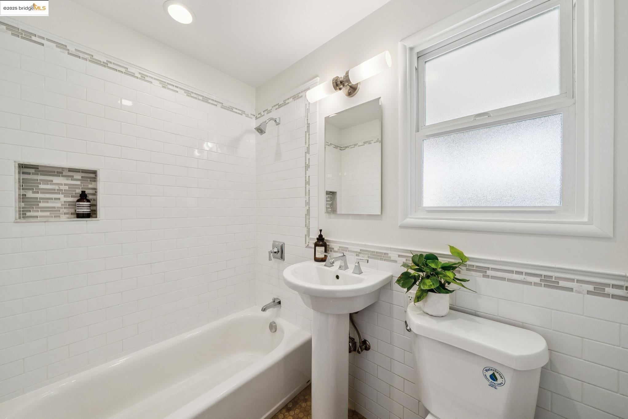 1842 Brentwood