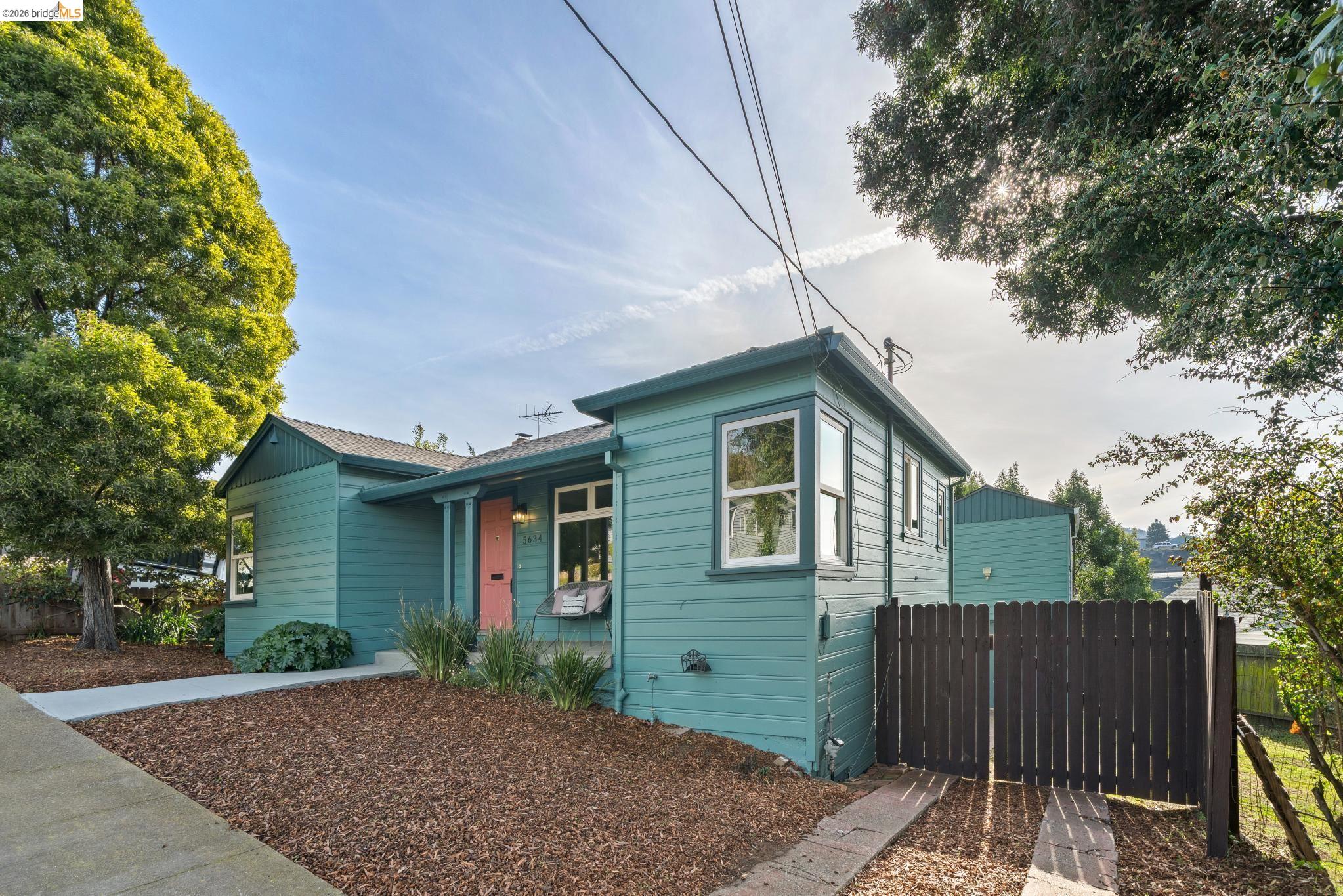 5634 Burlingame Ave