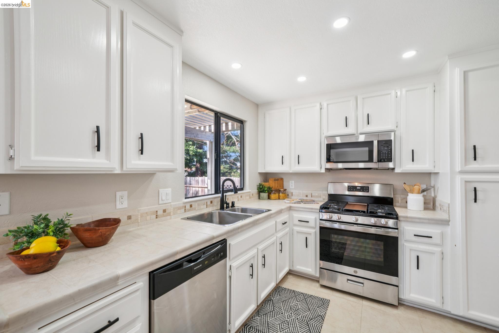 211 Meadowlark Way