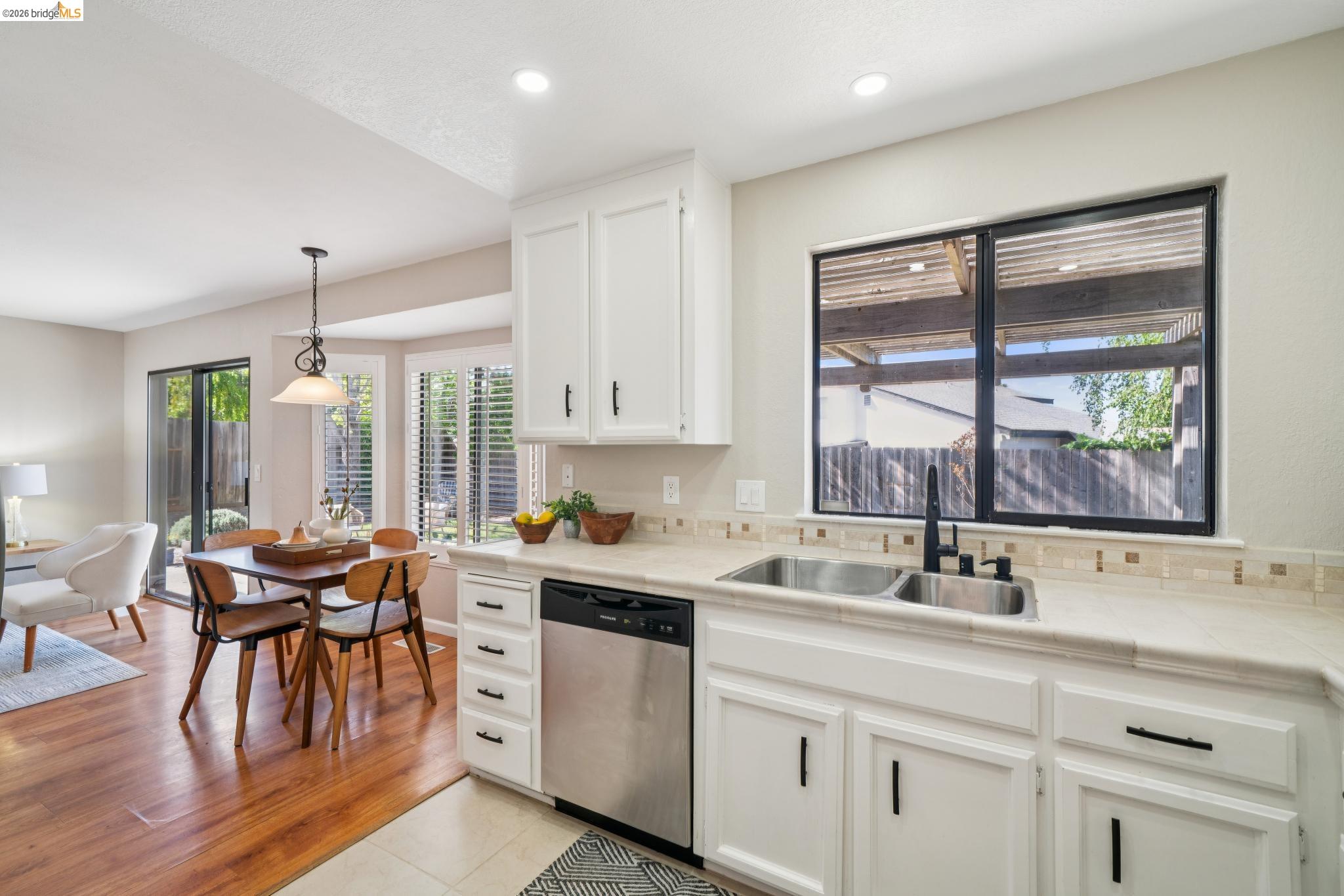 211 Meadowlark Way