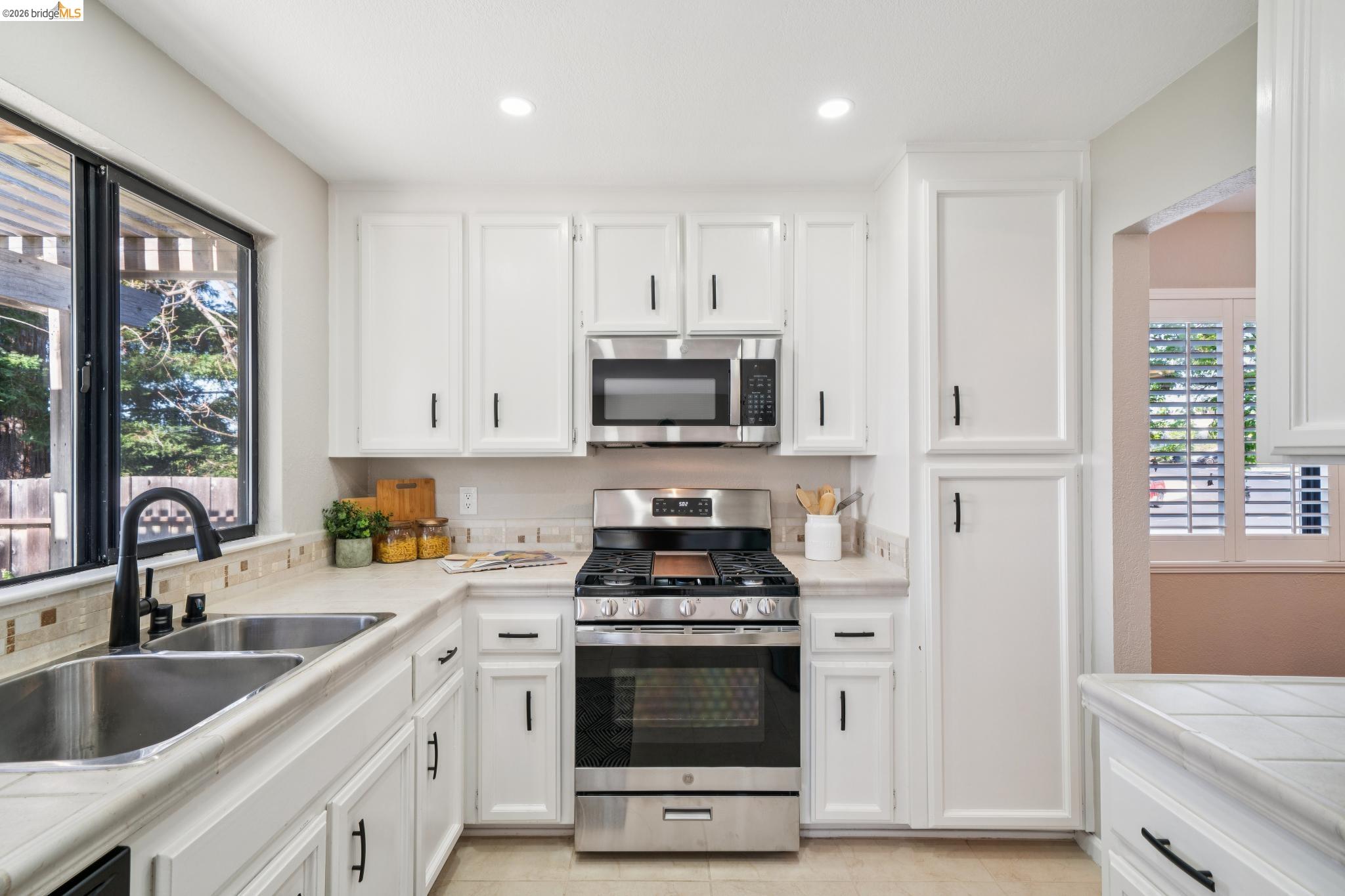 211 Meadowlark Way