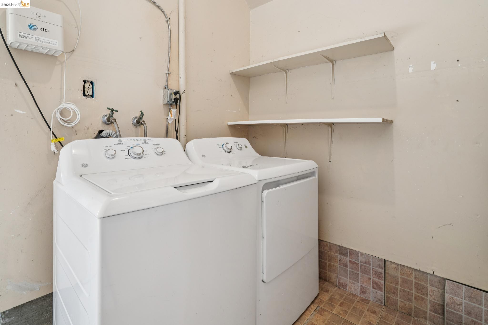 211 Meadowlark Way
