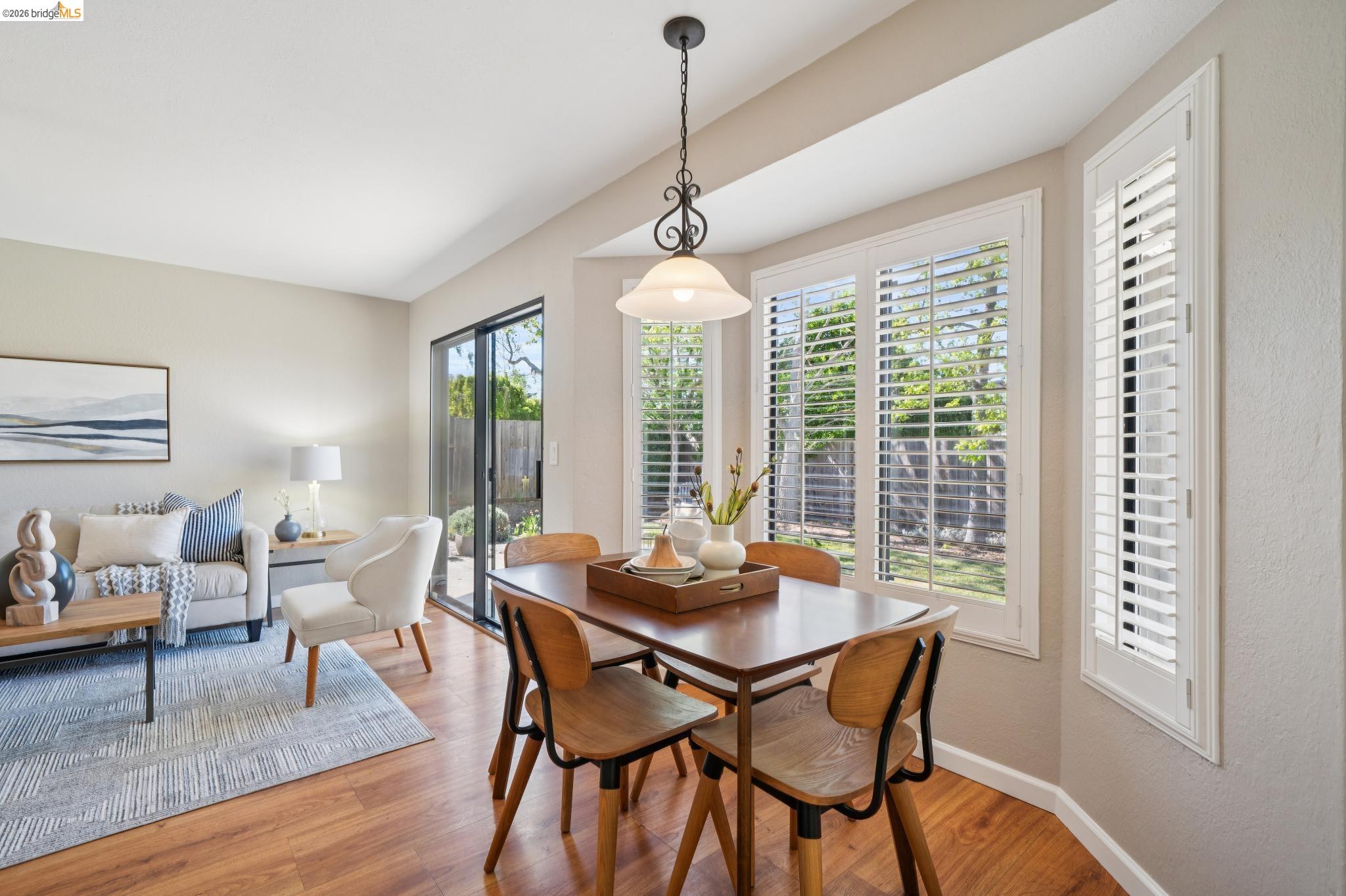 211 Meadowlark Way