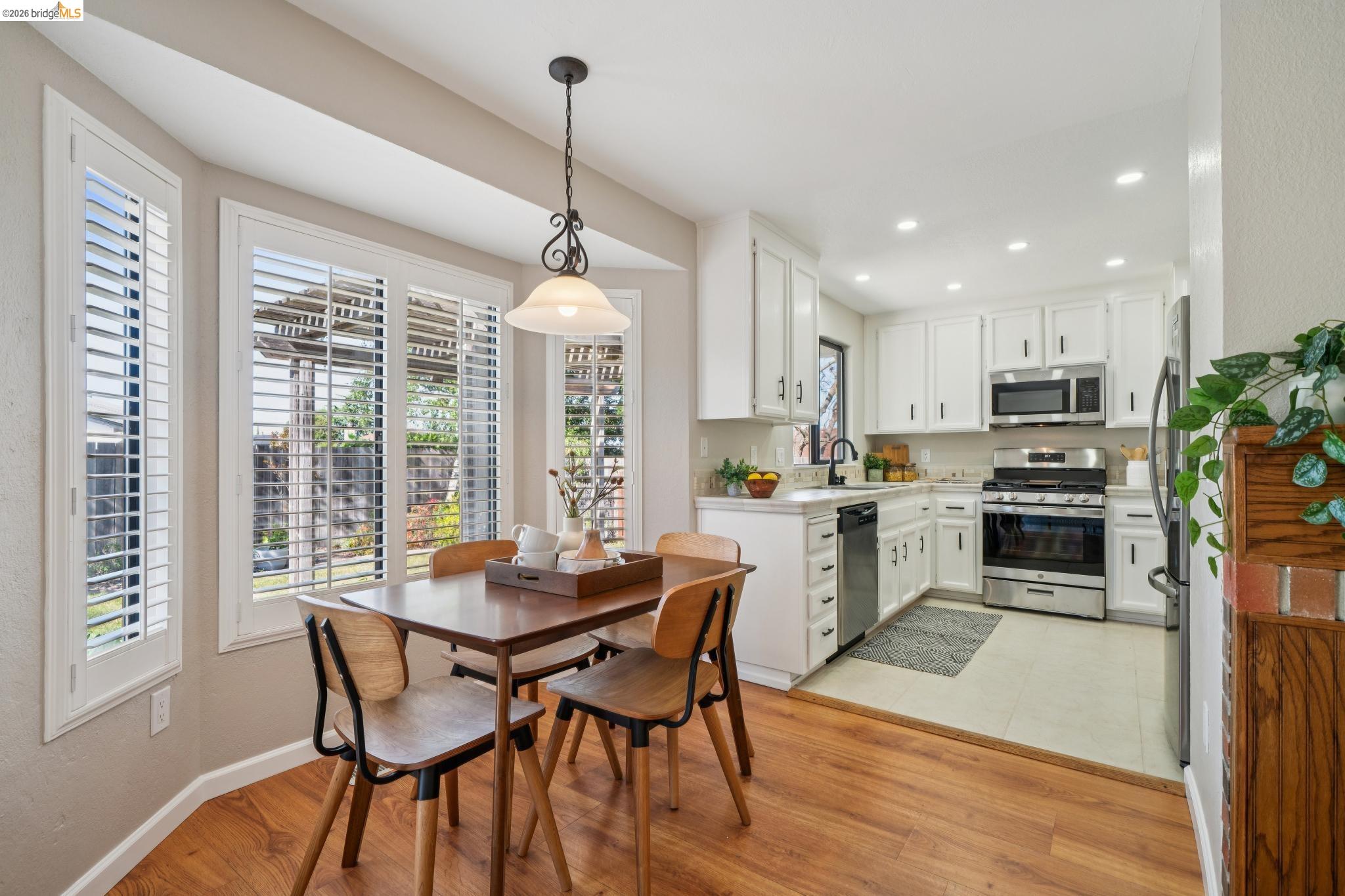 211 Meadowlark Way