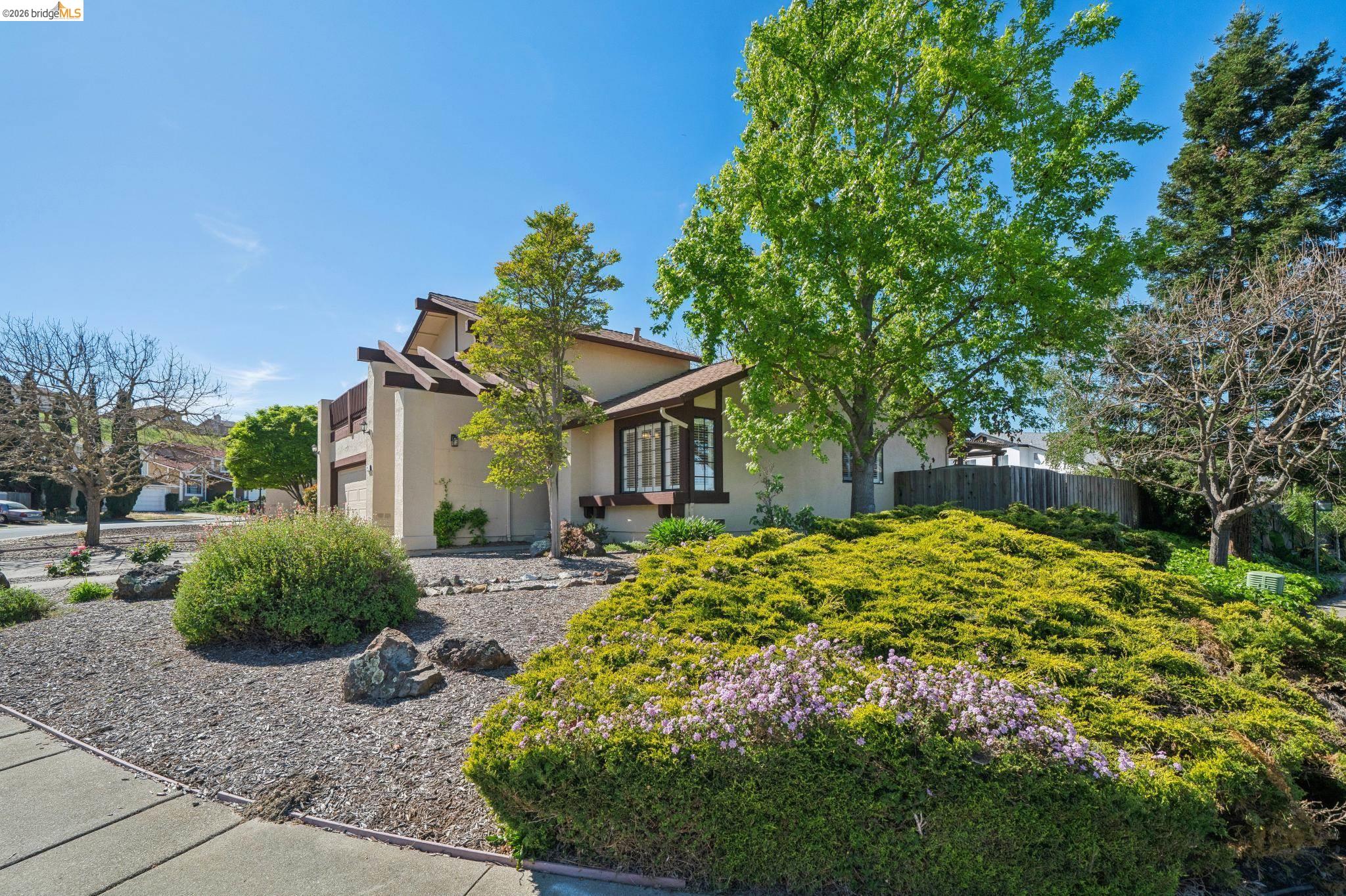 211 Meadowlark Way