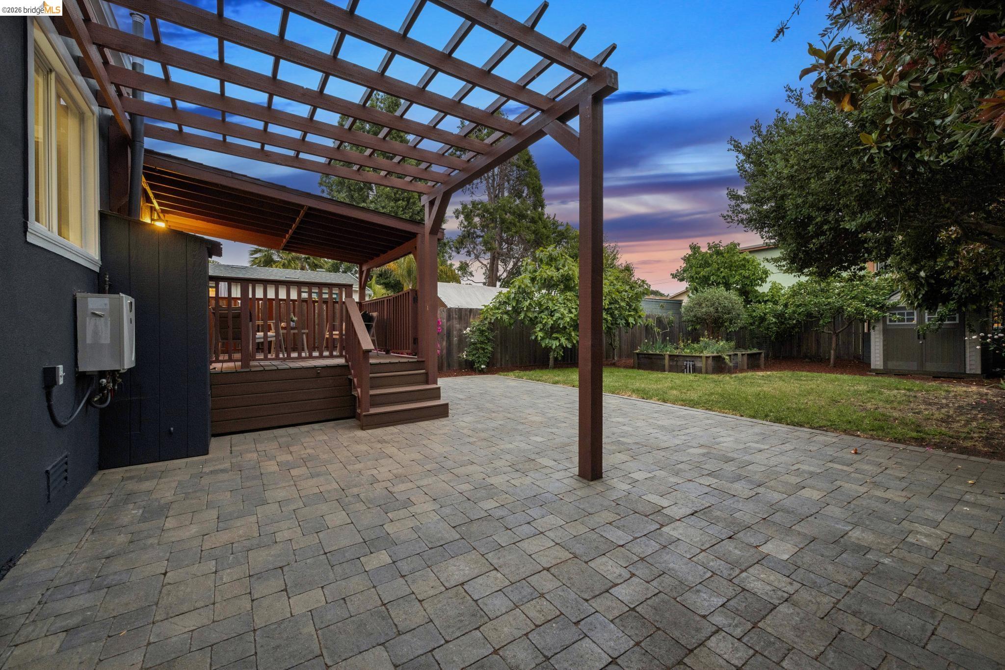 1108 Dwight Way