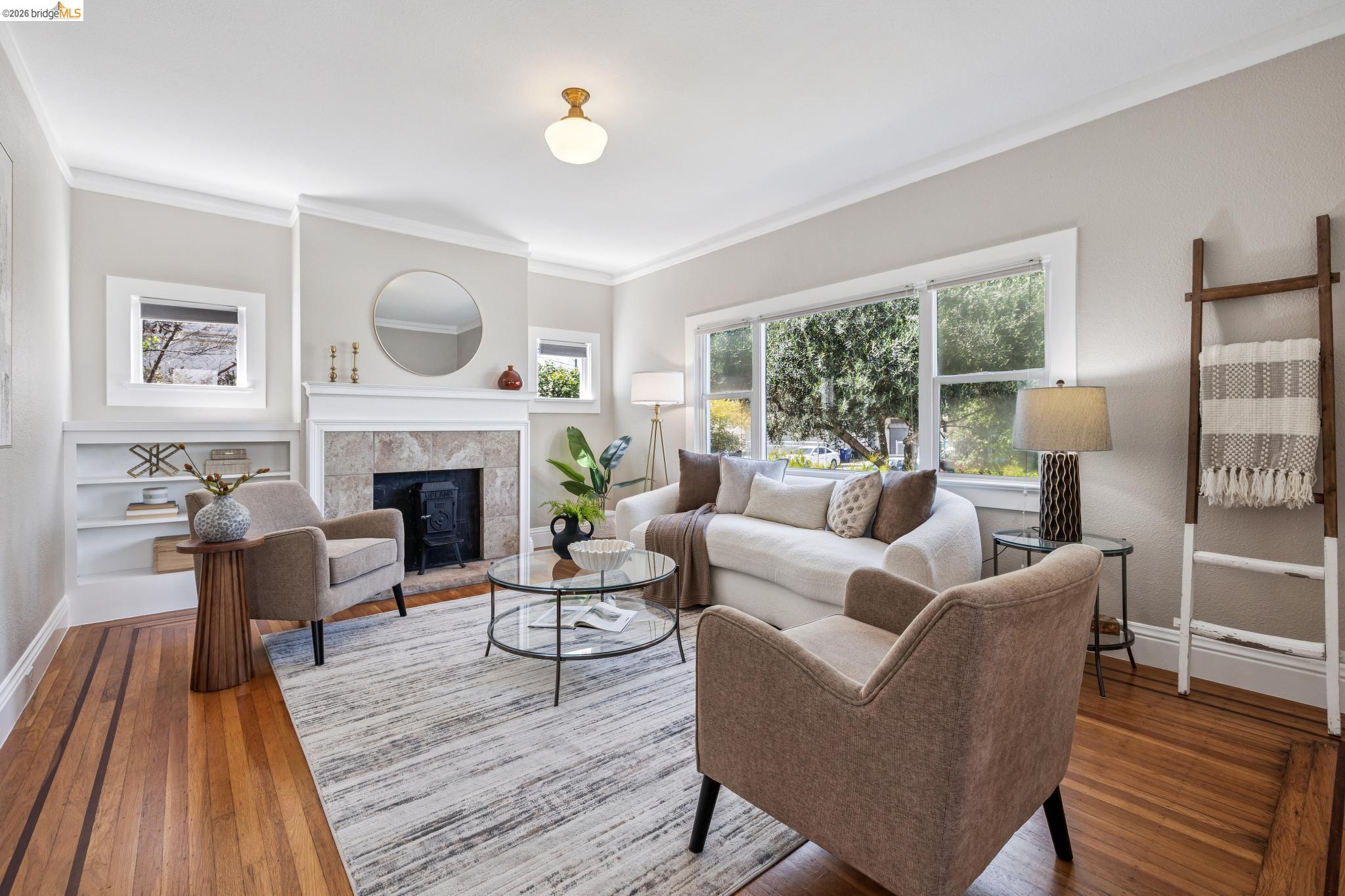 1108 Dwight Way