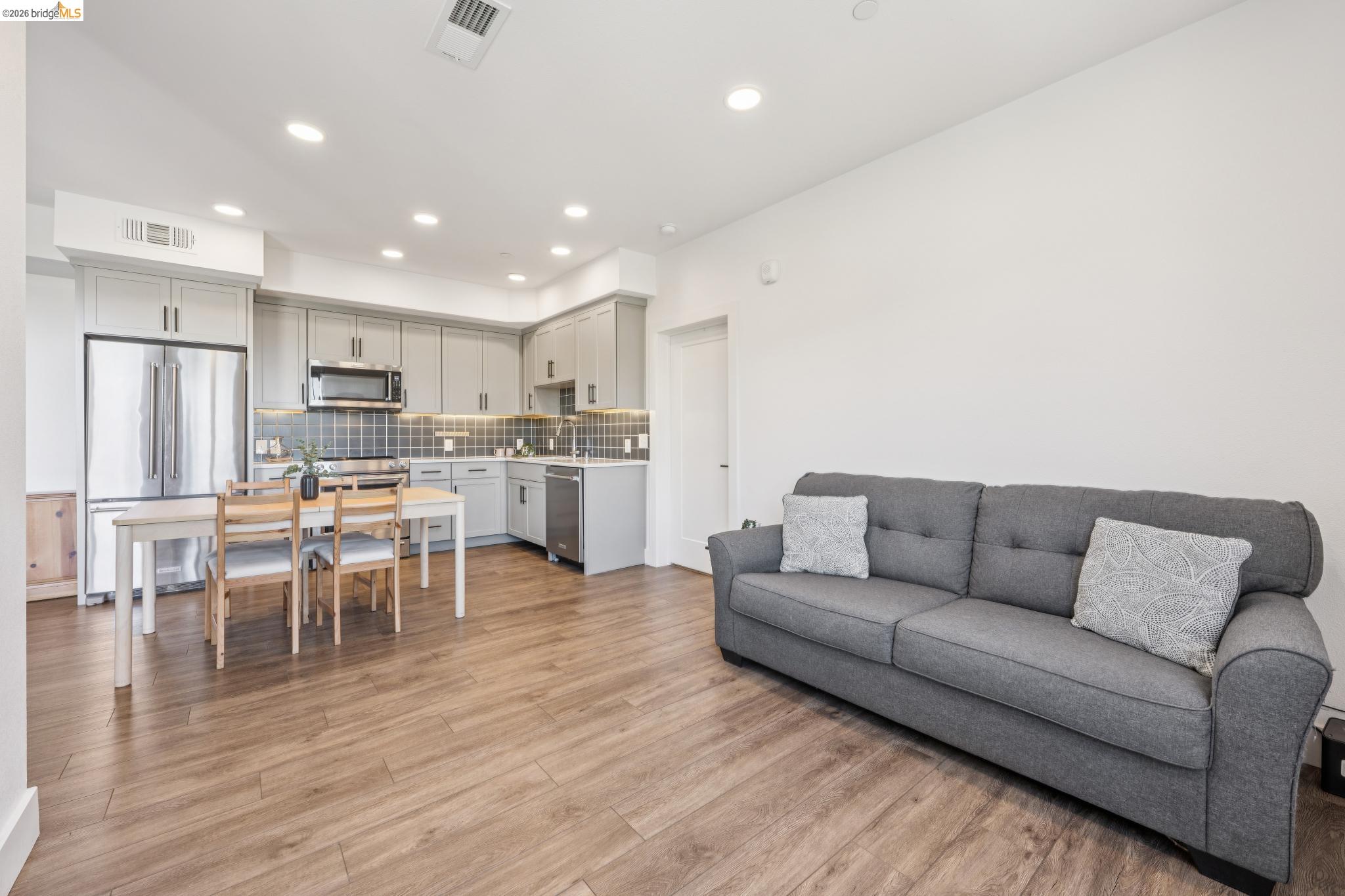 10300 San Pablo Ave # 203