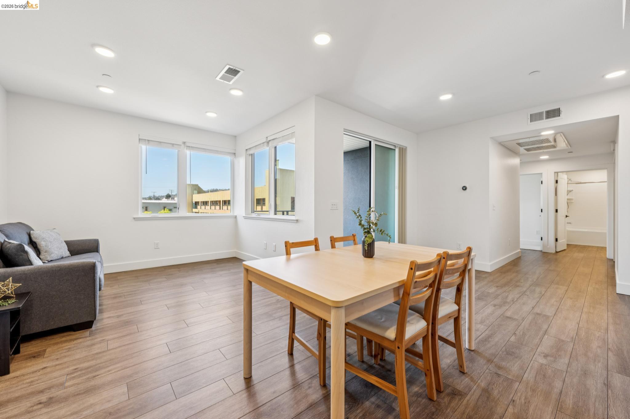 10300 San Pablo Ave # 203