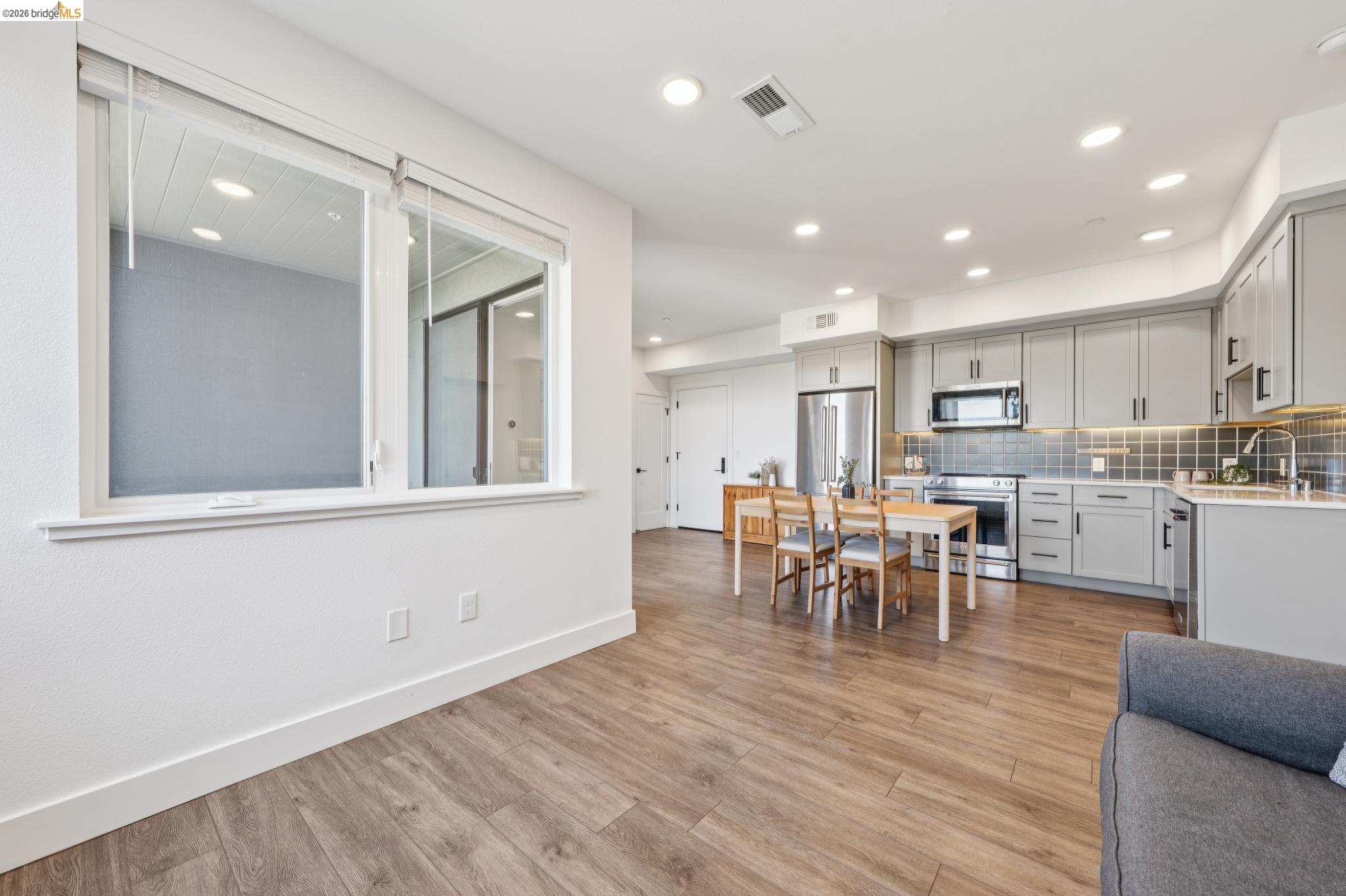 10300 San Pablo Ave # 203