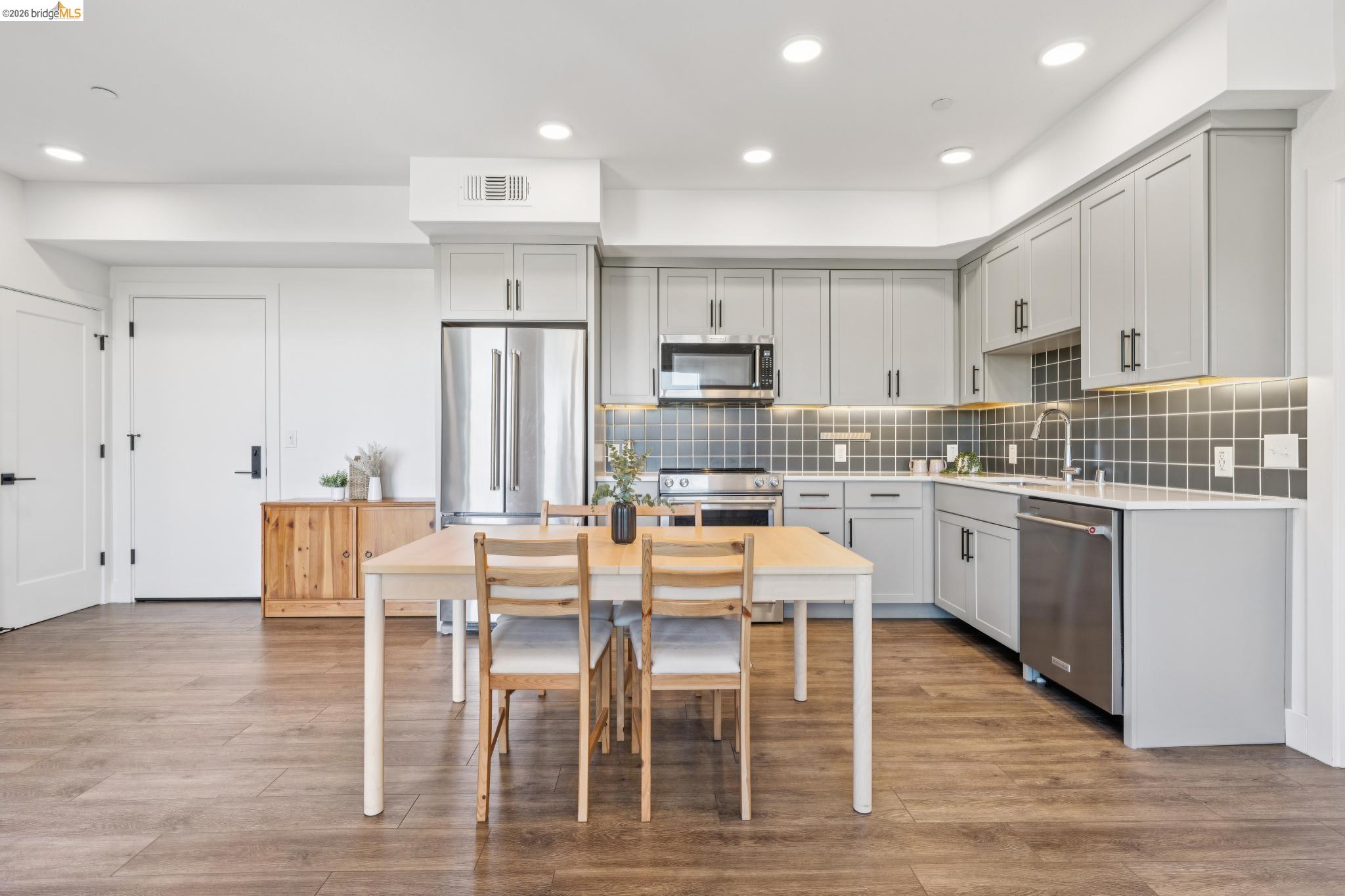 10300 San Pablo Ave # 203
