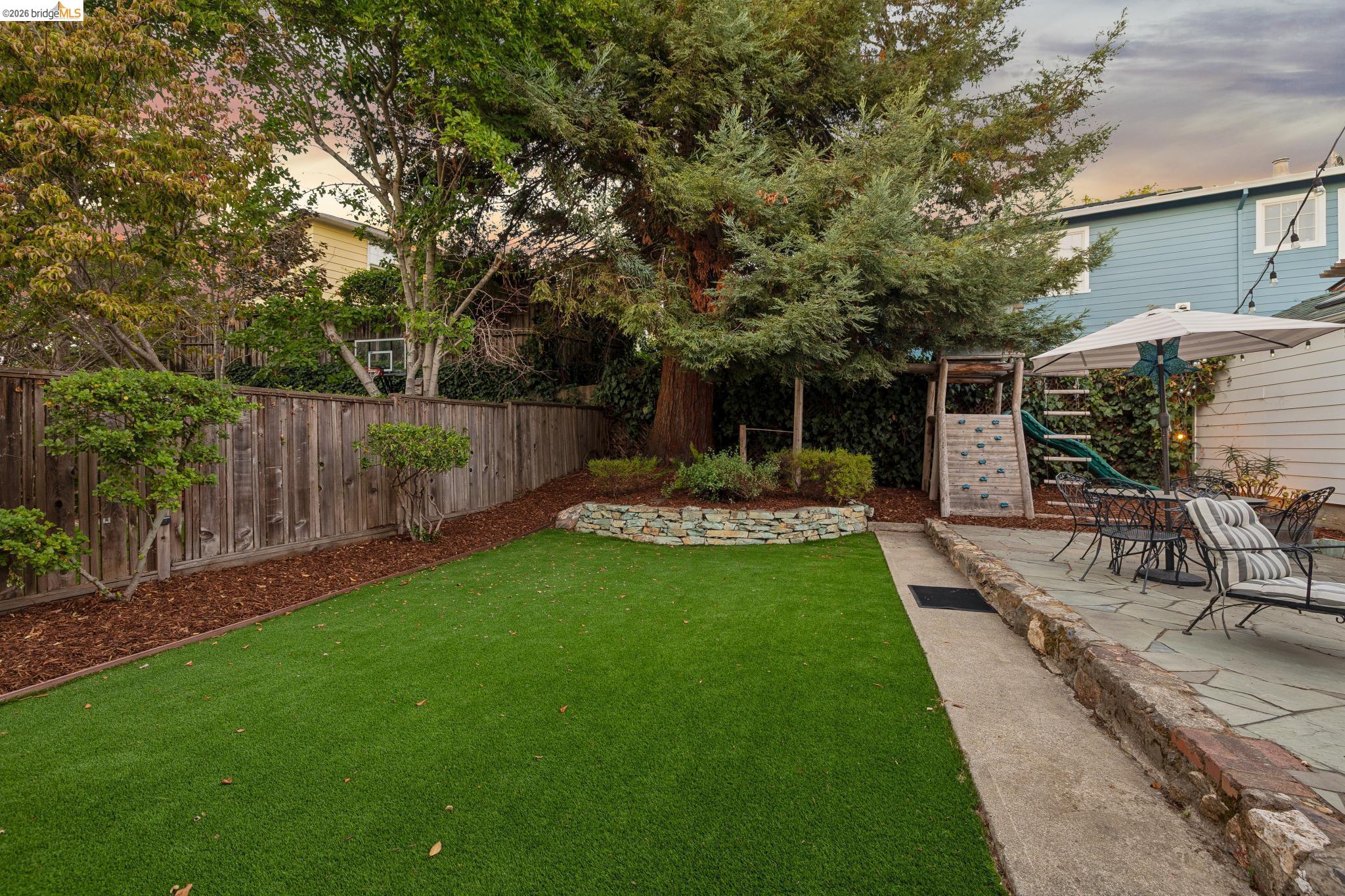 3530 Victor Ave