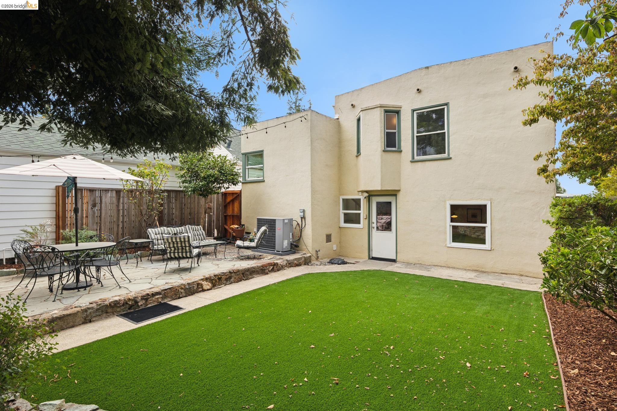 3530 Victor Ave