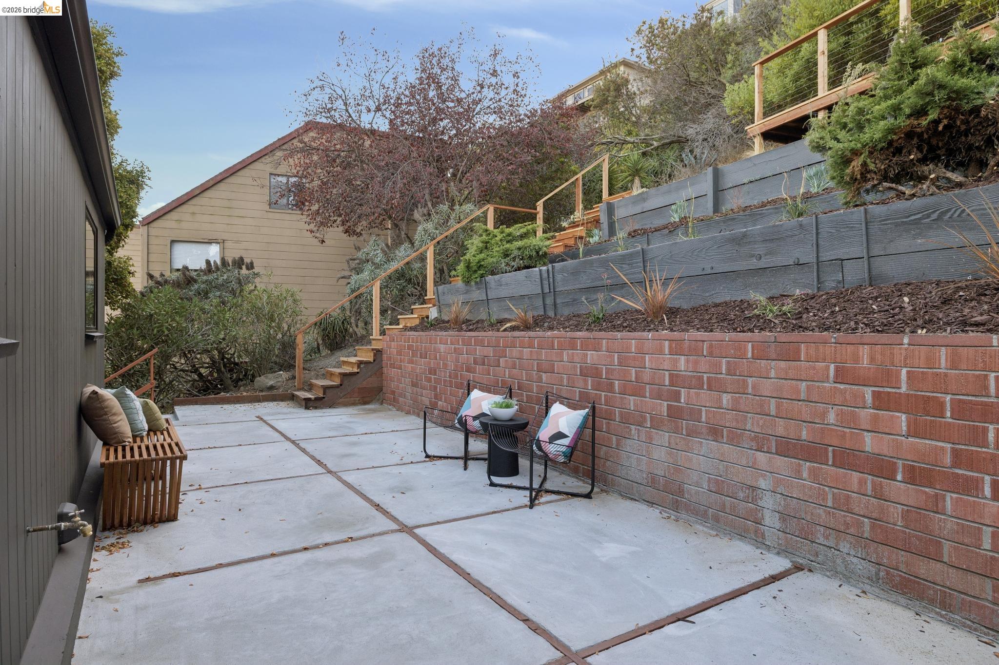 953 Hillside Ave