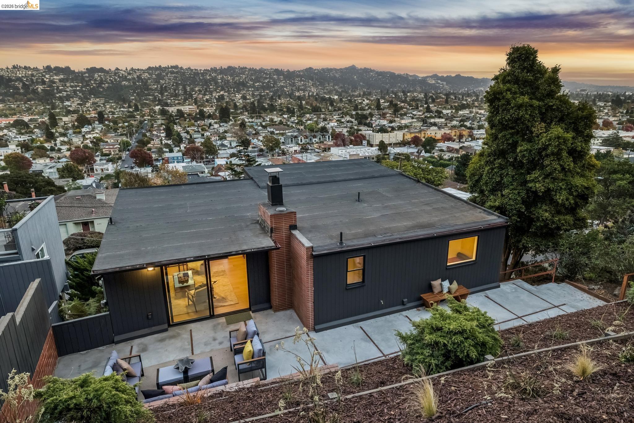953 Hillside Ave